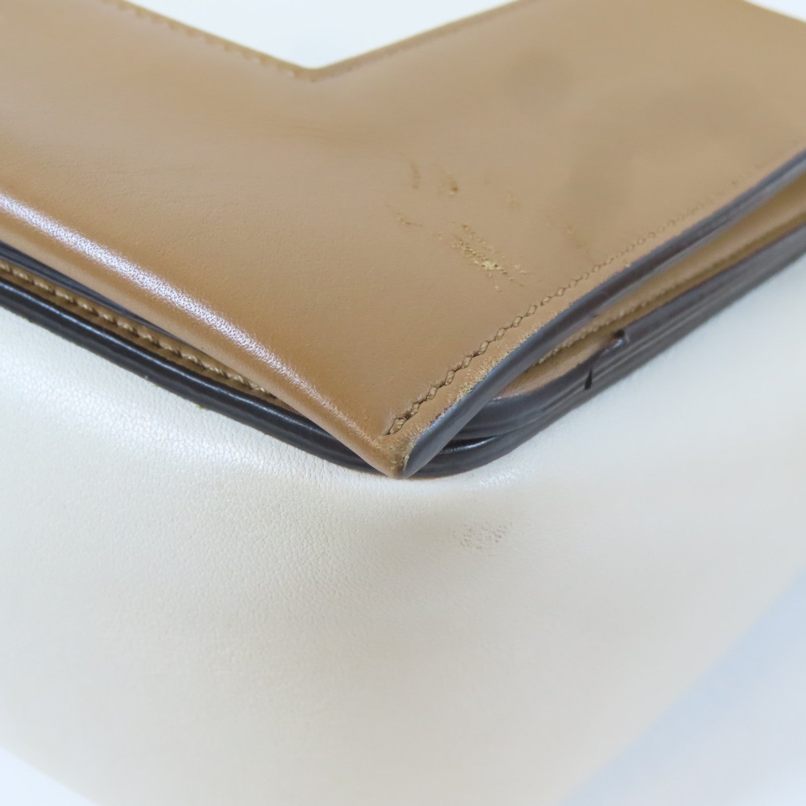 CELINE 牛皮皮革Frame Bag金扣肩背袋啡色/白色