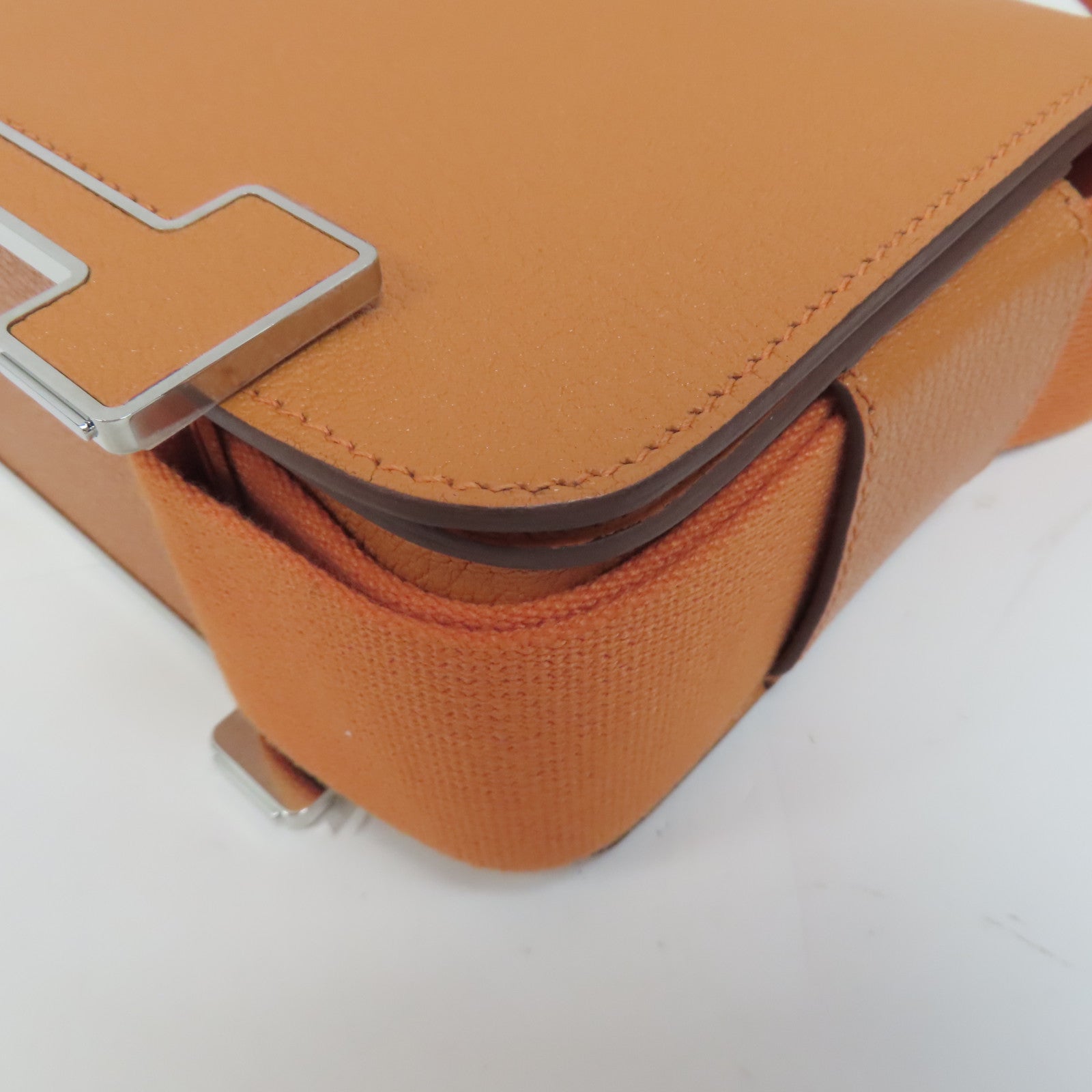 HERMES Chevre皮革Geta銀扣肩背袋橙色