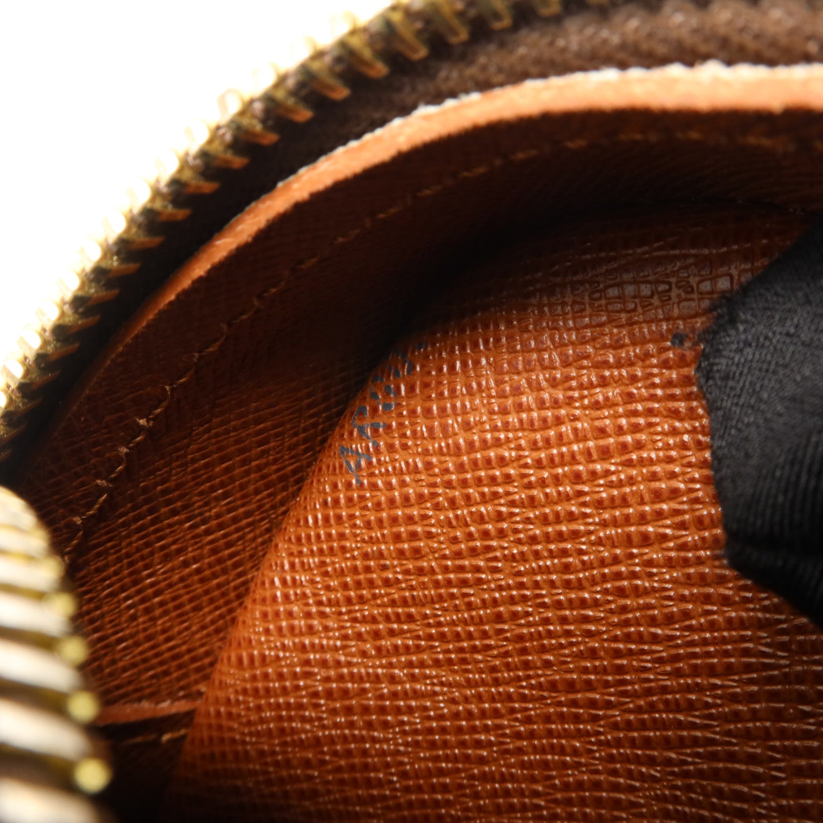 LOUIS VUITTON Monogram Nile金扣肩背袋