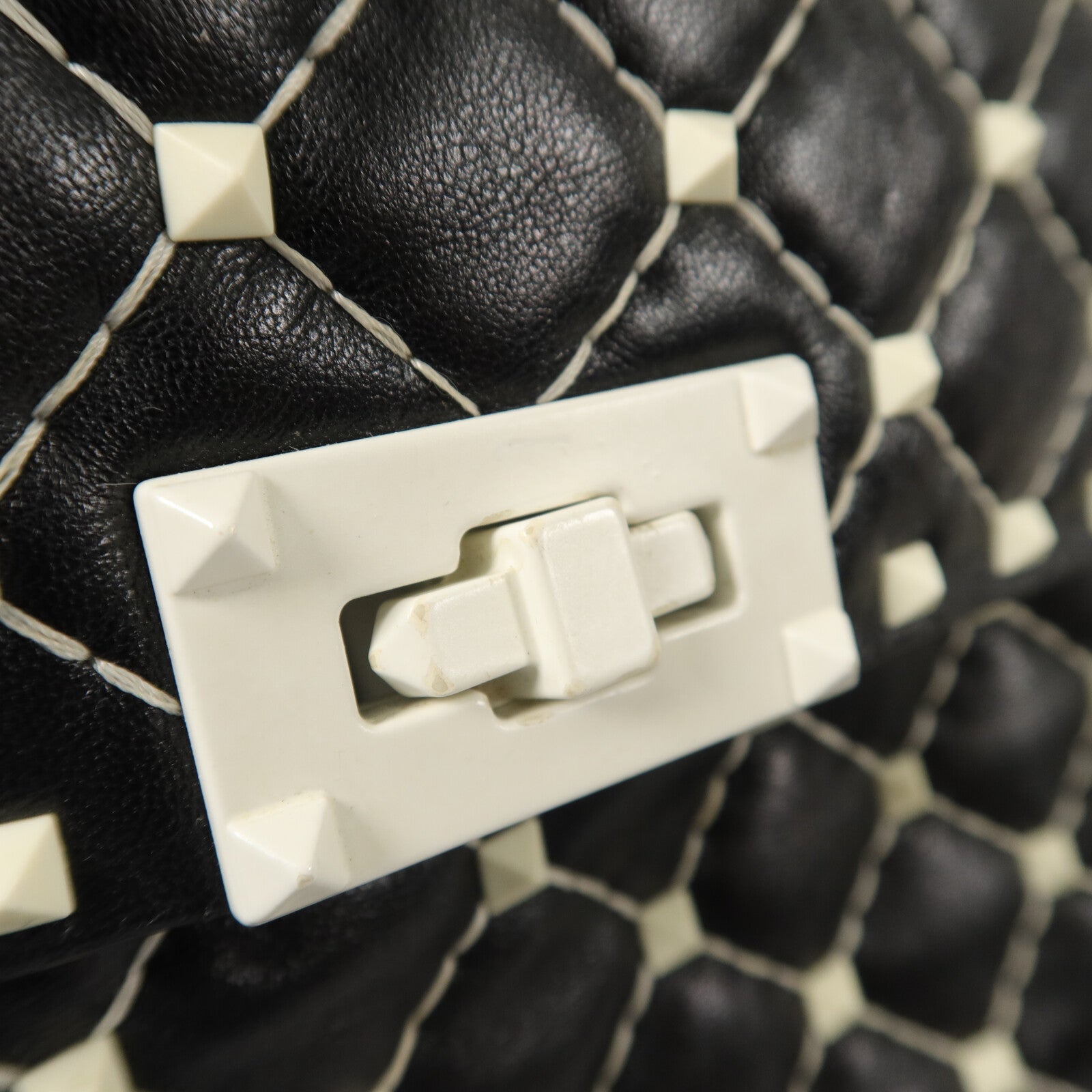 Valentino 牛皮皮革Rockstud Spike手挽肩背兩用袋