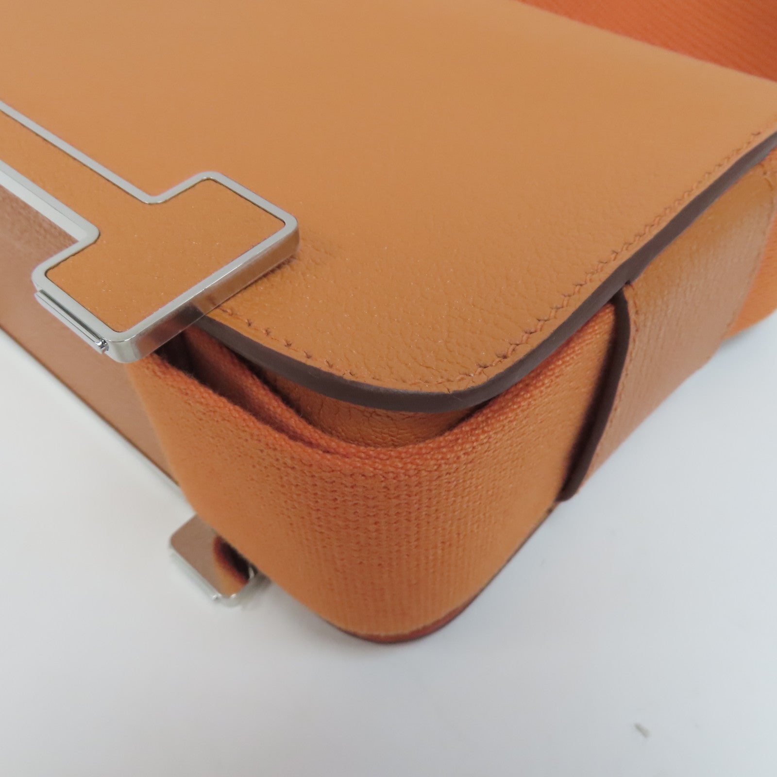 HERMES Chevre皮革Geta銀扣肩背袋橙色