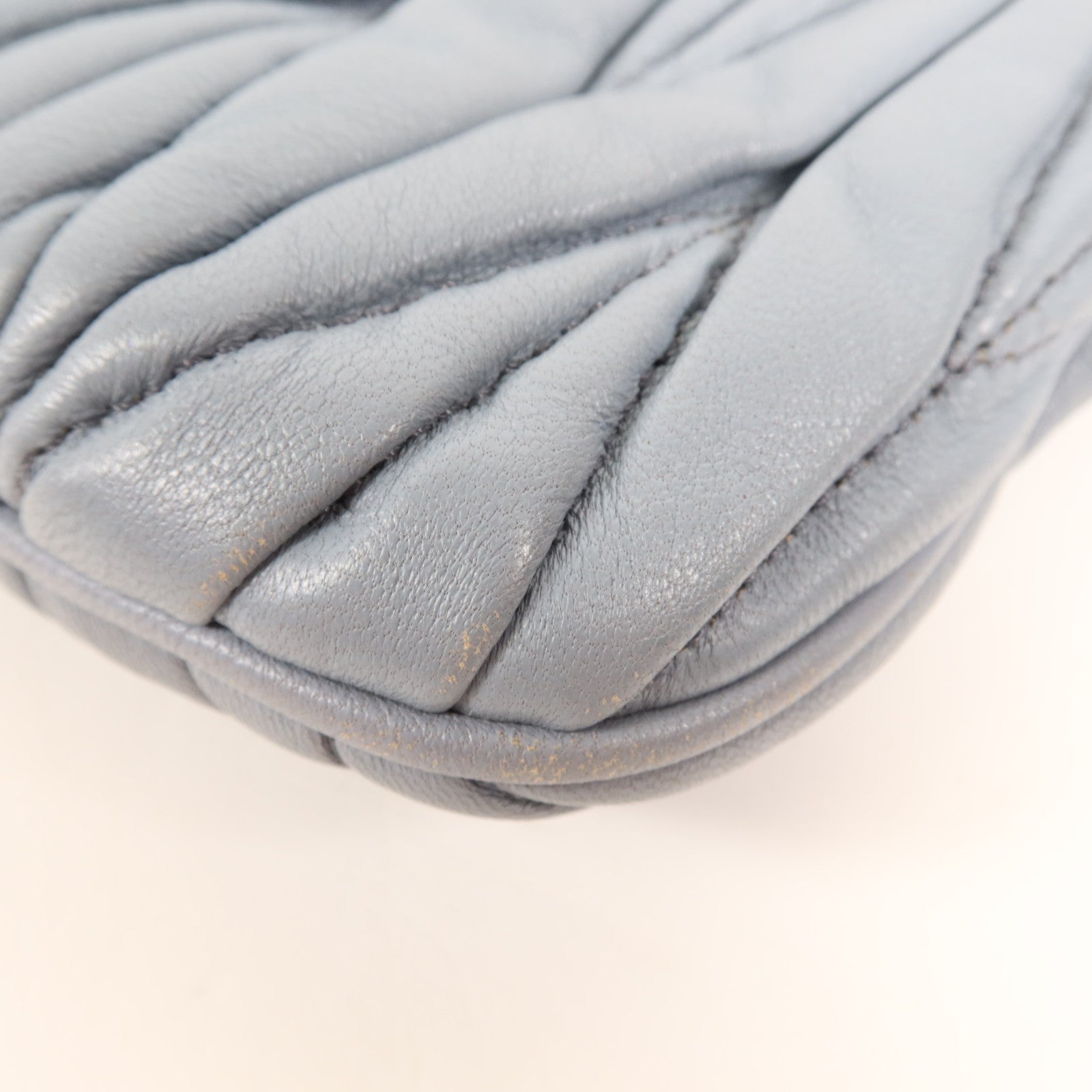 Miu Miu 羊皮皮革Shoulder Bag金扣肩背袋