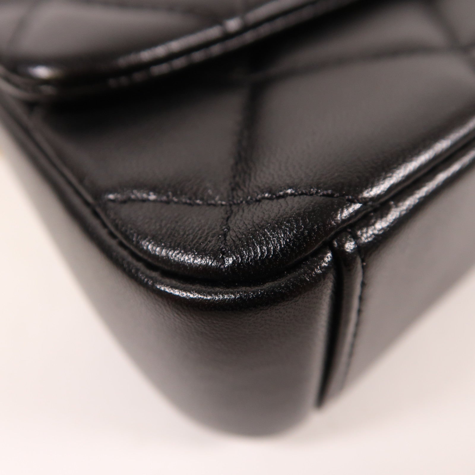 CHANEL 牛皮皮革Chain Shoulder金扣鏈帶肩背袋