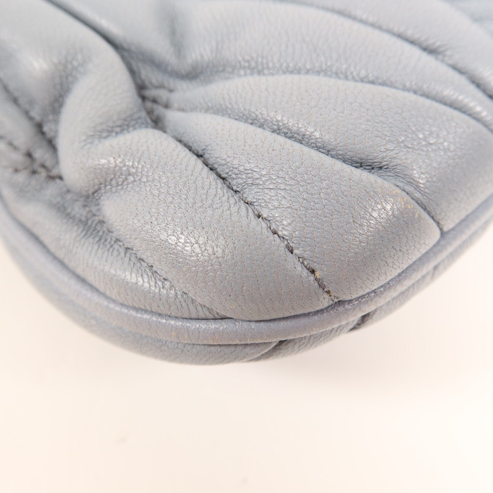 Miu Miu 羊皮皮革Shoulder Bag金扣肩背袋