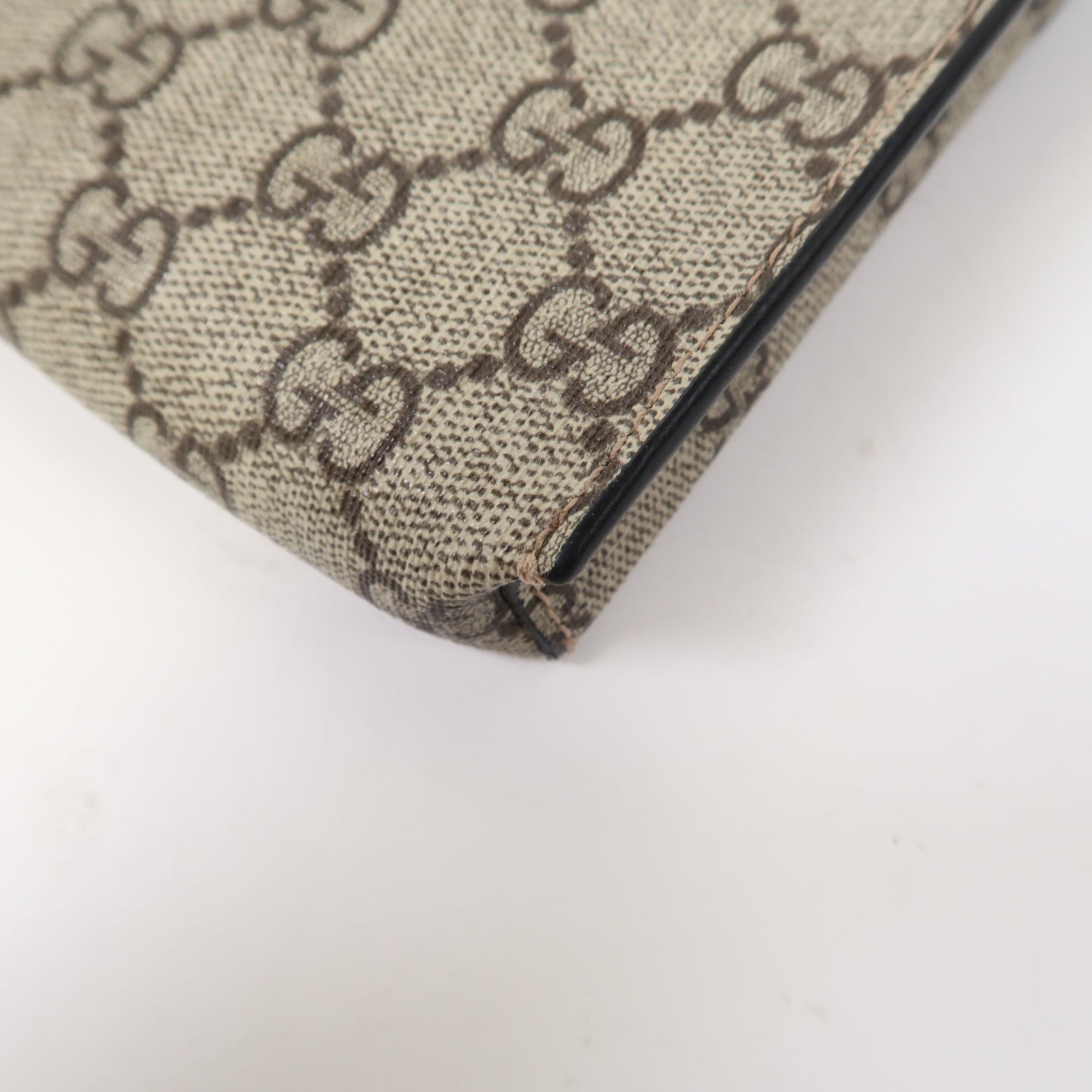 GUCCI 塗層帆布Phone Bag金扣肩背袋米色
