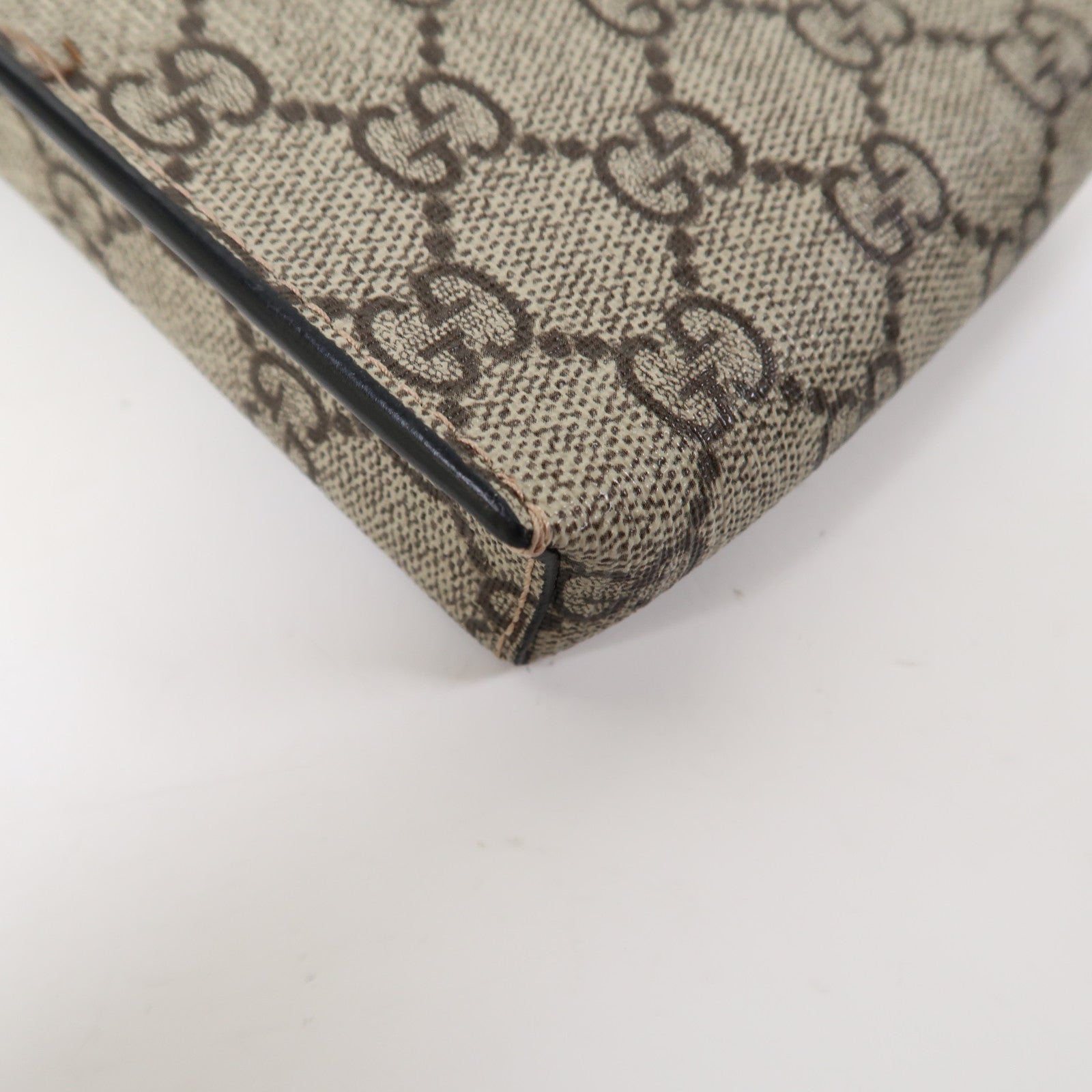 GUCCI 塗層帆布Phone Bag金扣肩背袋米色