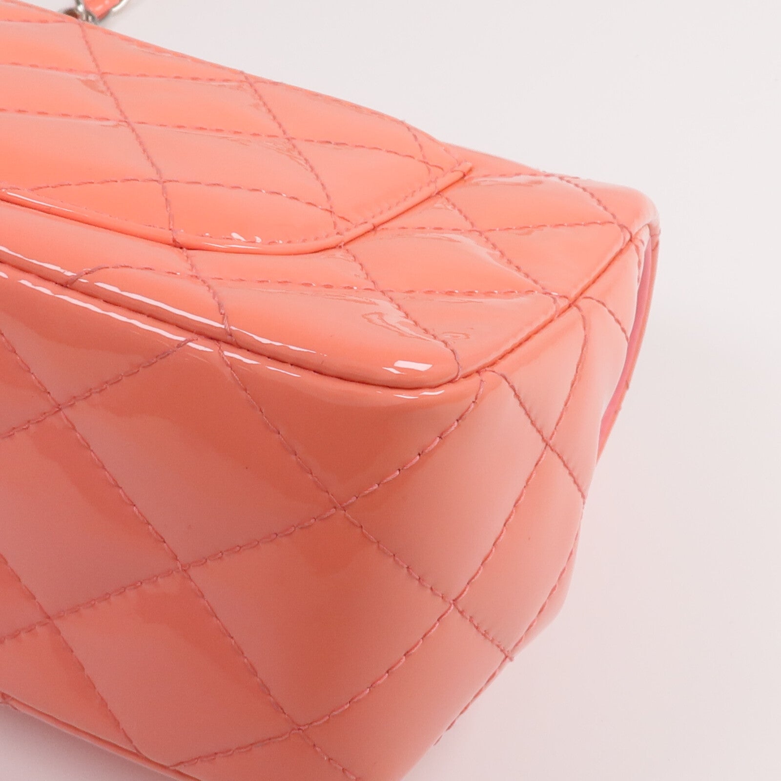 CHANEL 【激減優惠】漆皮皮革Mini Classic 20銀扣鏈帶肩背袋