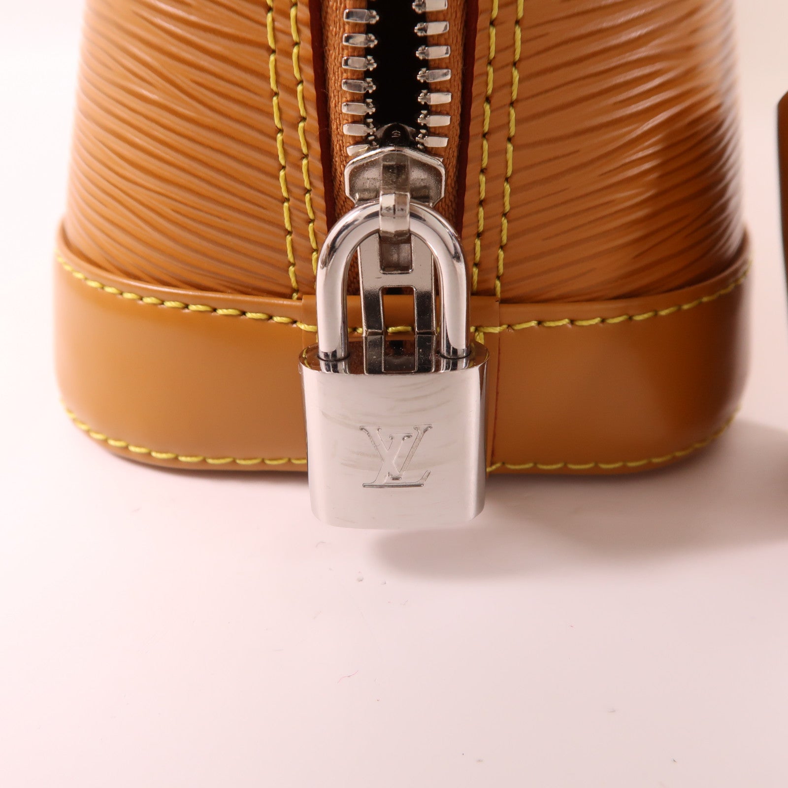 LOUIS VUITTON Epi Alma BB銀扣手挽肩背兩用袋