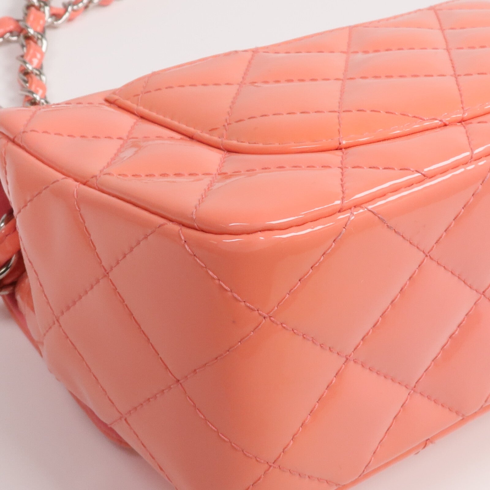 CHANEL 【激減優惠】漆皮皮革Mini Classic 20銀扣鏈帶肩背袋