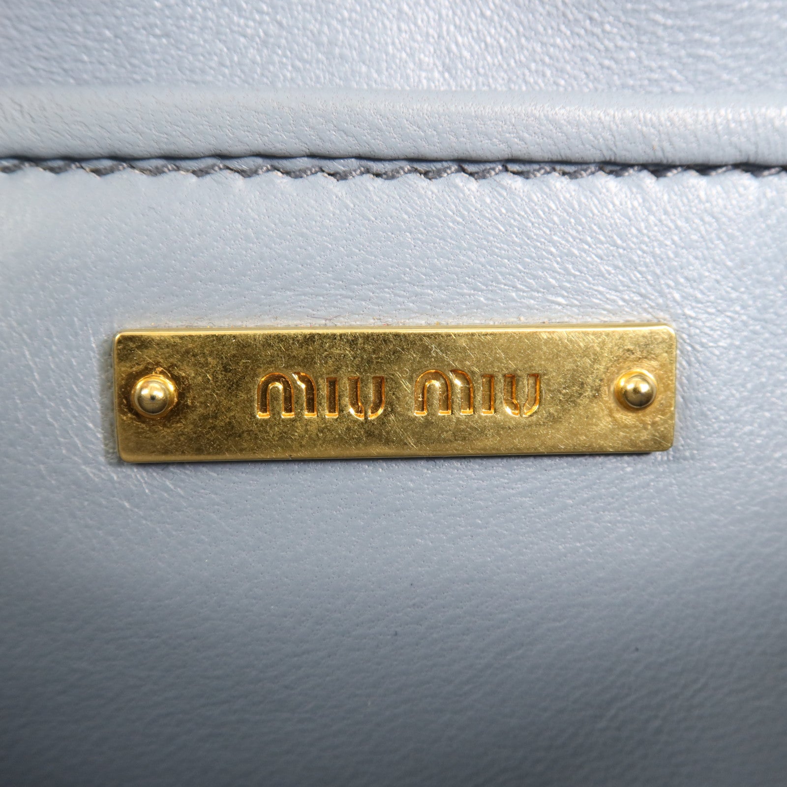 Miu Miu 羊皮皮革Shoulder Bag金扣肩背袋