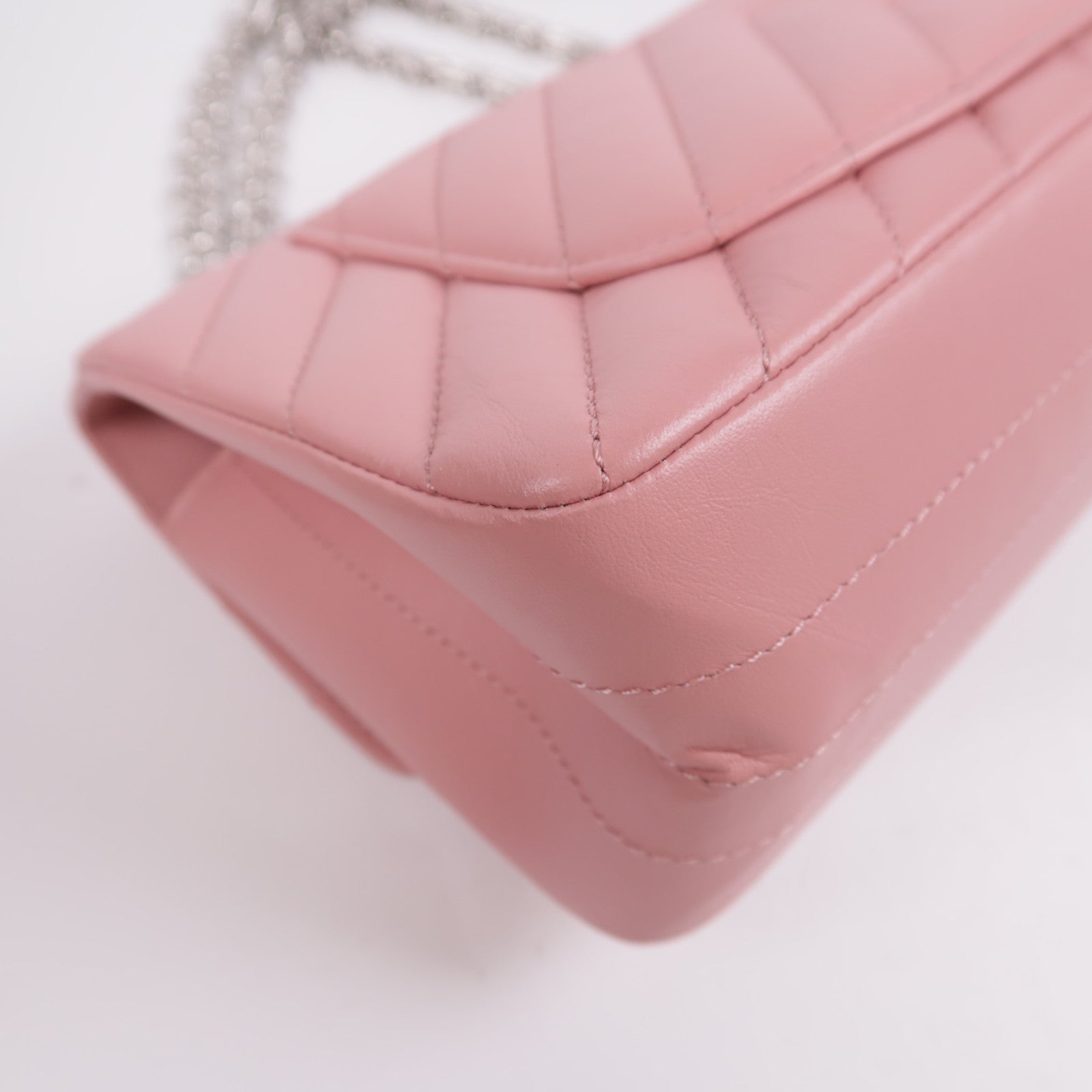 CHANEL 牛皮皮革Mini 2.55銀扣鏈帶肩背袋