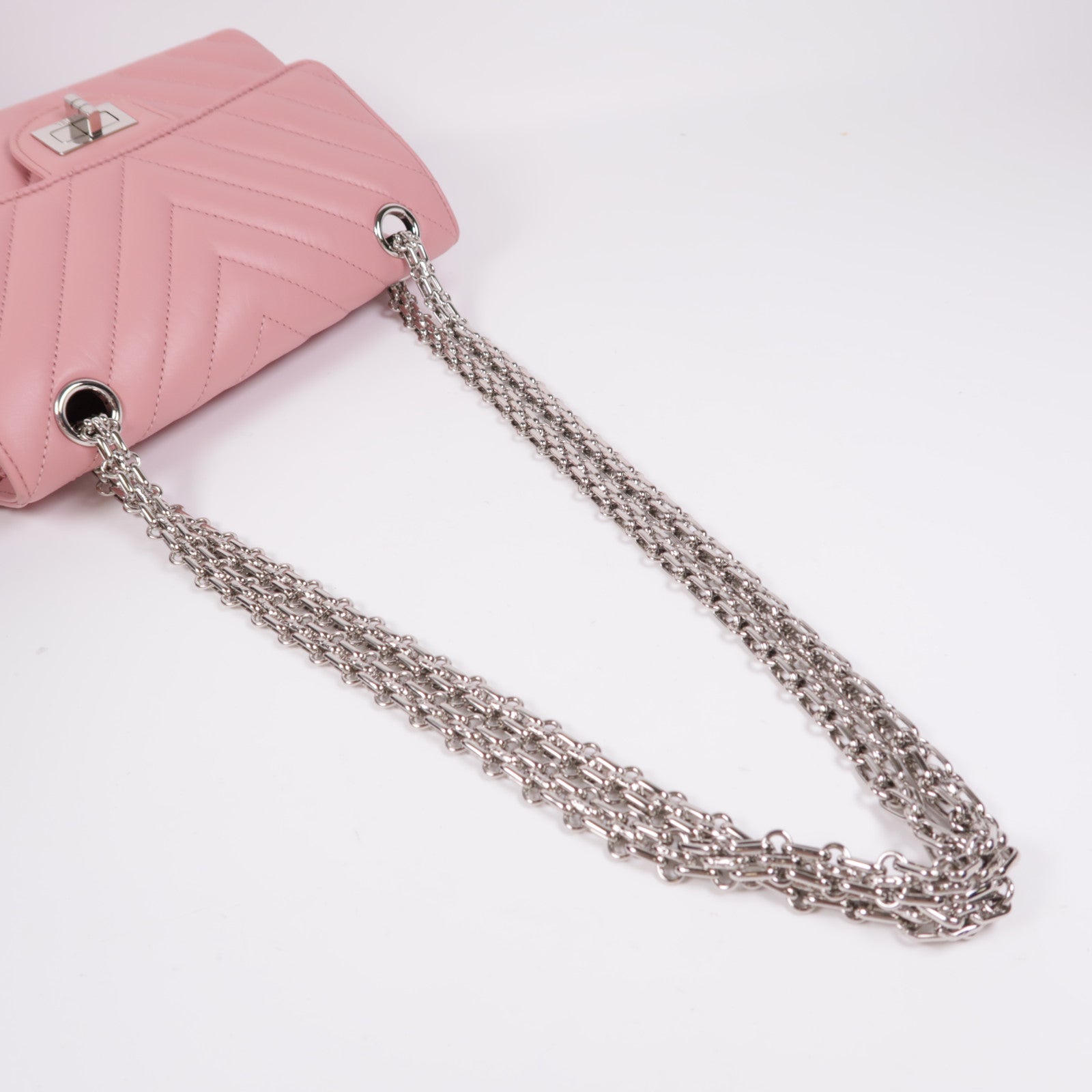 CHANEL 牛皮皮革Mini 2.55銀扣鏈帶肩背袋