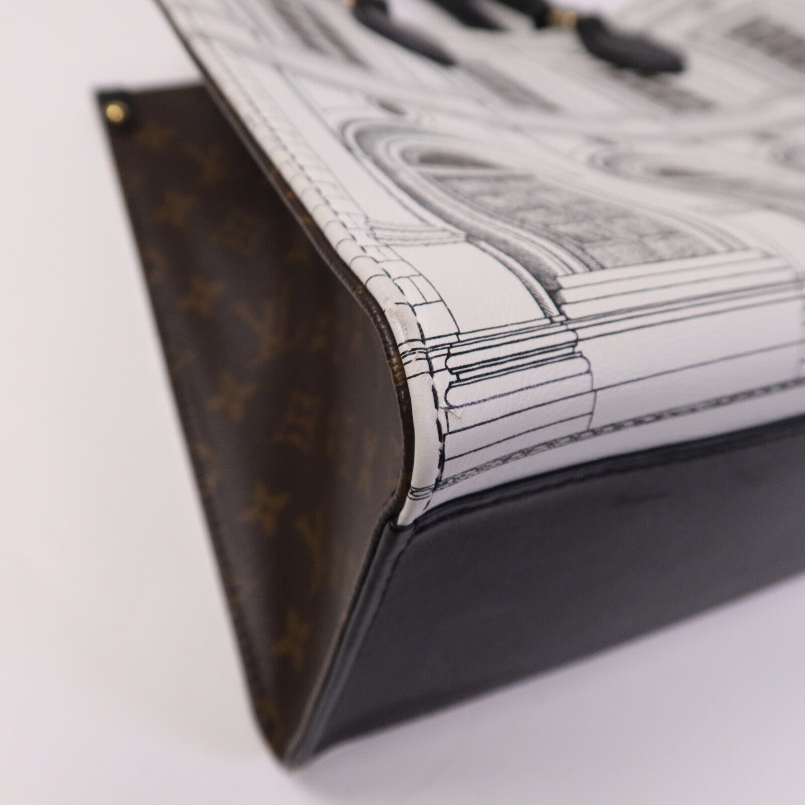 LOUIS VUITTON Monogram/牛皮皮革On The Go MM Fornasetti Capsule金扣手挽肩背兩用袋
