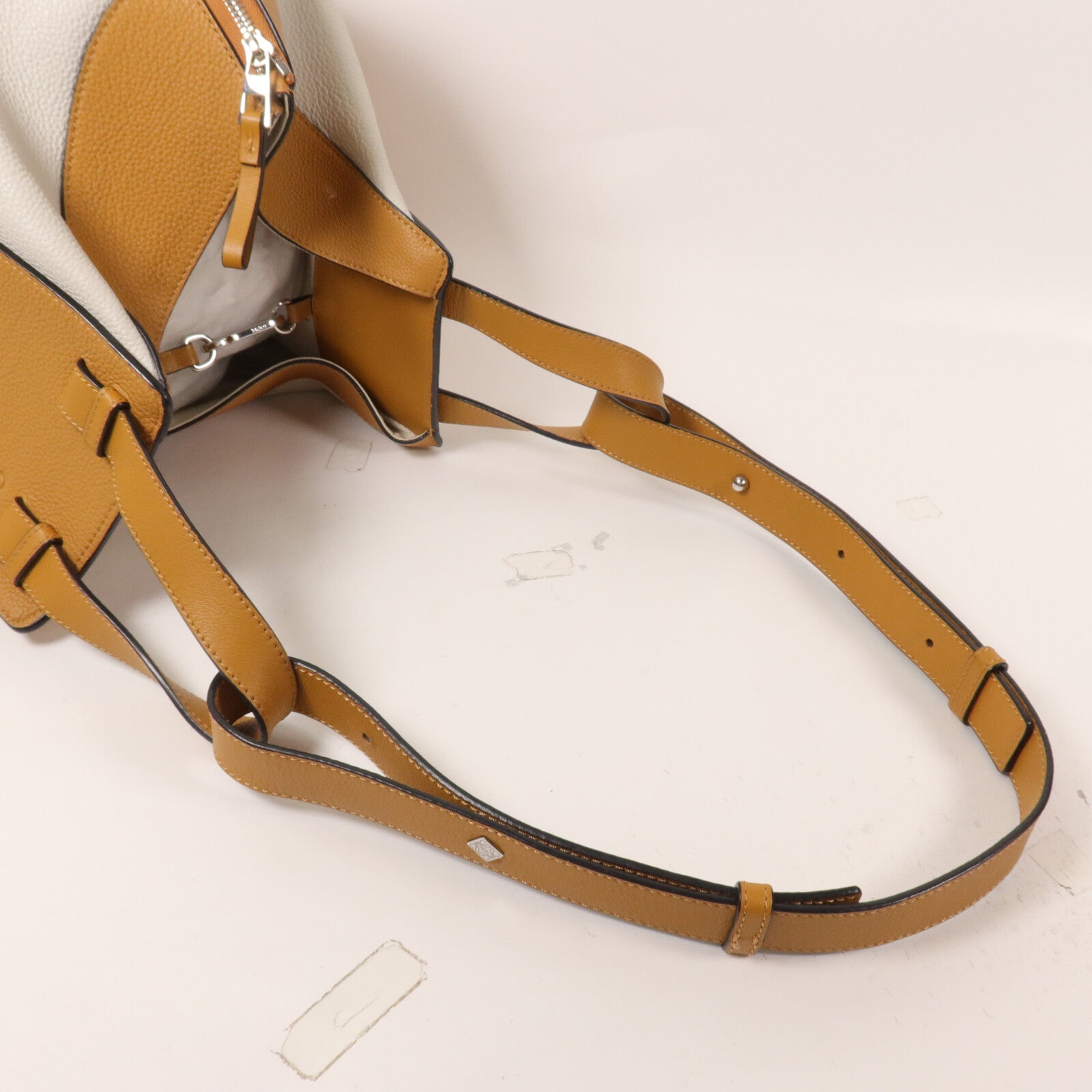 LOEWE 牛皮皮革Hammock Small手挽肩背兩用袋