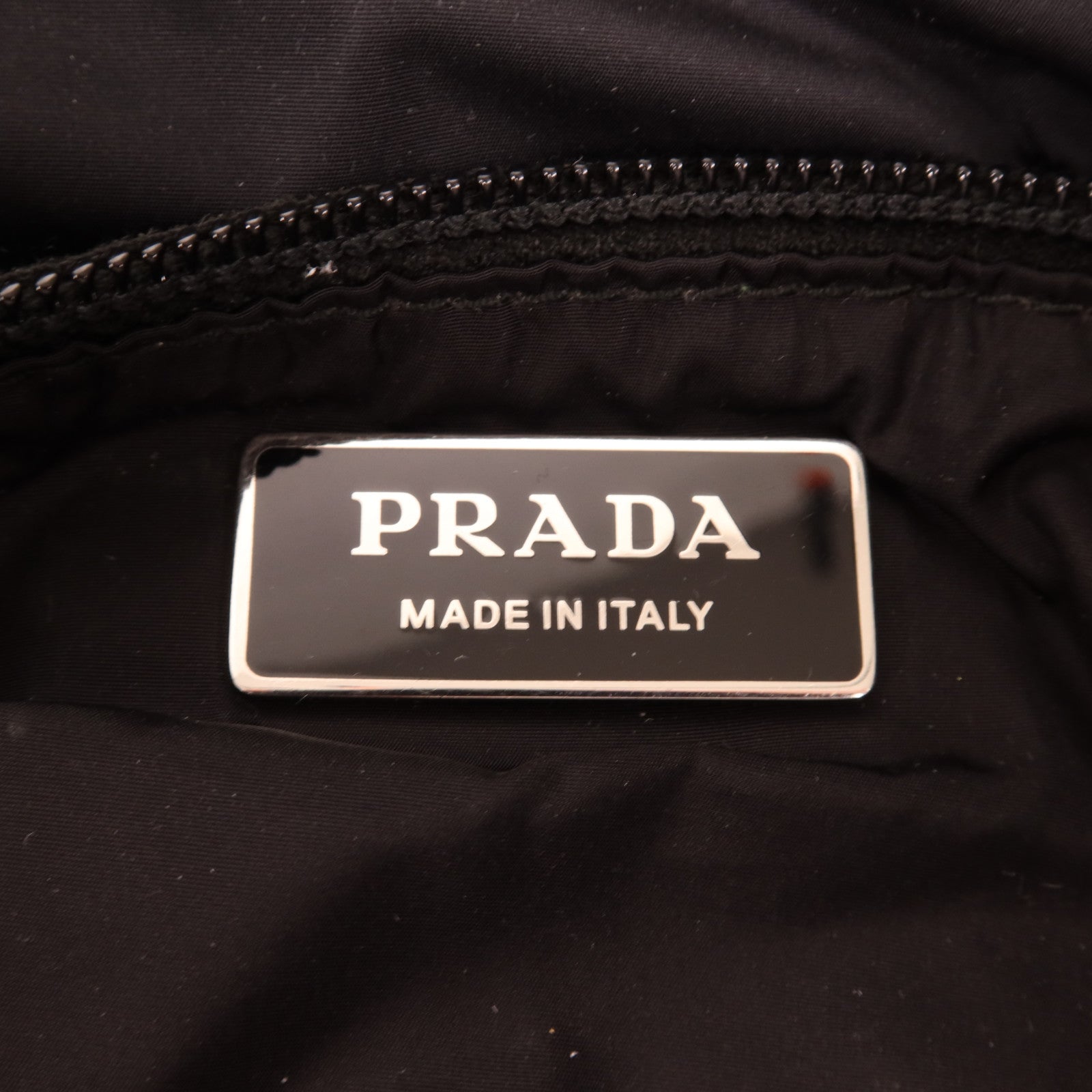 PRADA 尼龍Shoulder Bag銀扣肩背袋