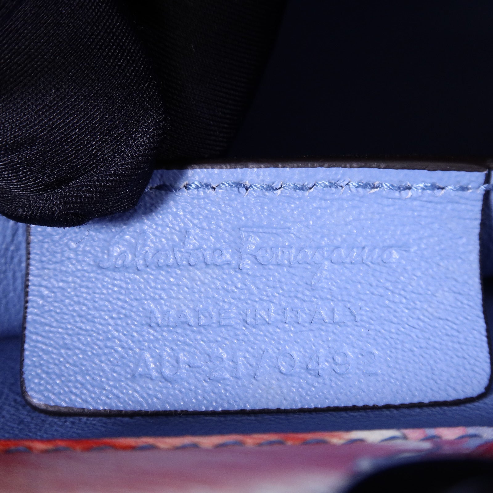 Salvatore Ferragamo 牛皮皮革Vara Bow金扣手挽肩背兩用袋