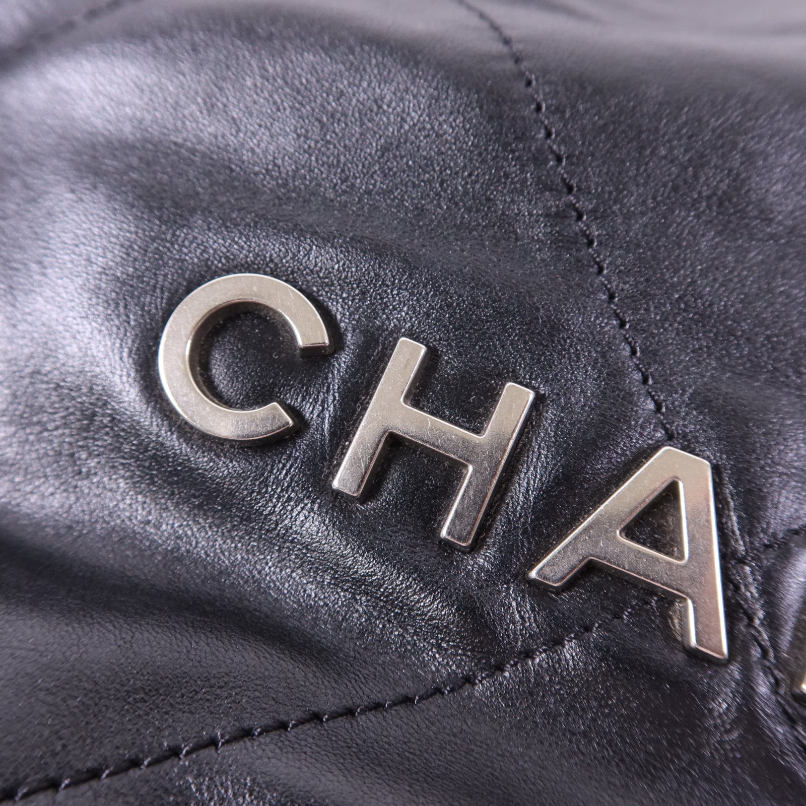 CHANEL 牛皮皮革Chanel 22 Small金扣鏈帶肩背袋