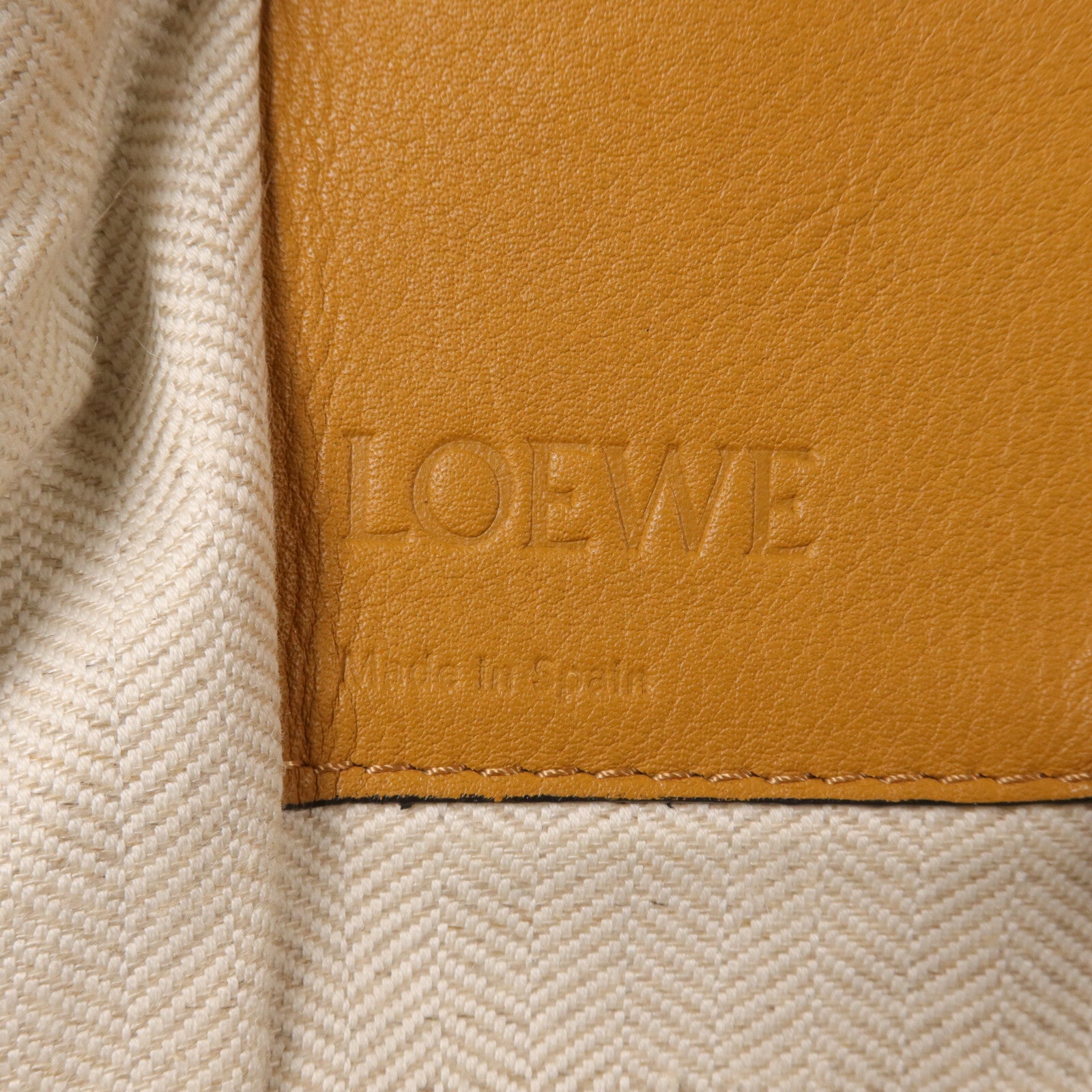 LOEWE 牛皮皮革Hammock Small手挽肩背兩用袋