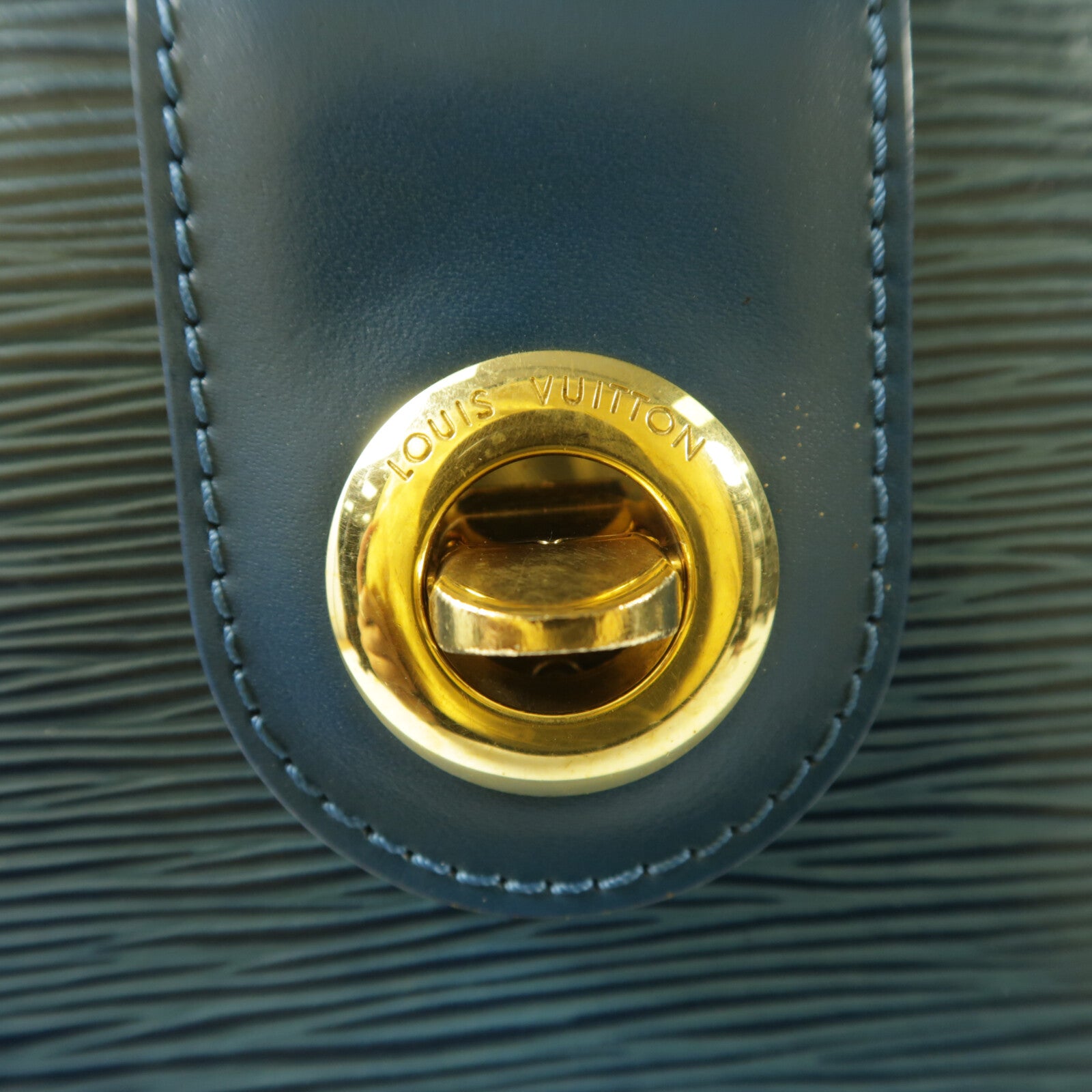 LOUIS VUITTON Epi 1993 Blue Epi Cluny肩背袋