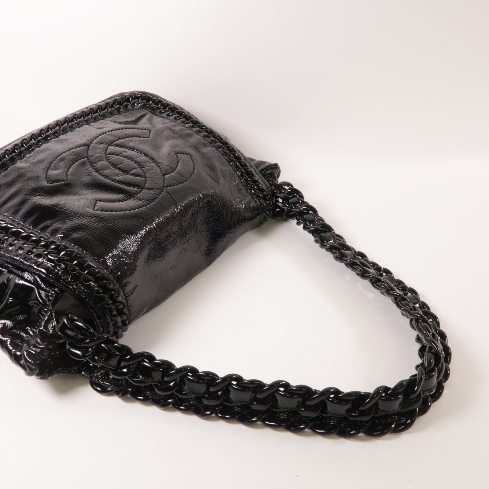 CHANEL CC Chain Shoulder Bag Patent Leather Black