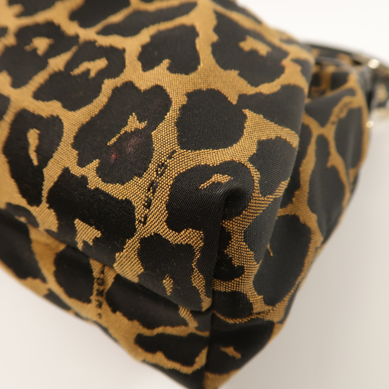 FENDI 帆布Shoulder Bag金扣肩背袋