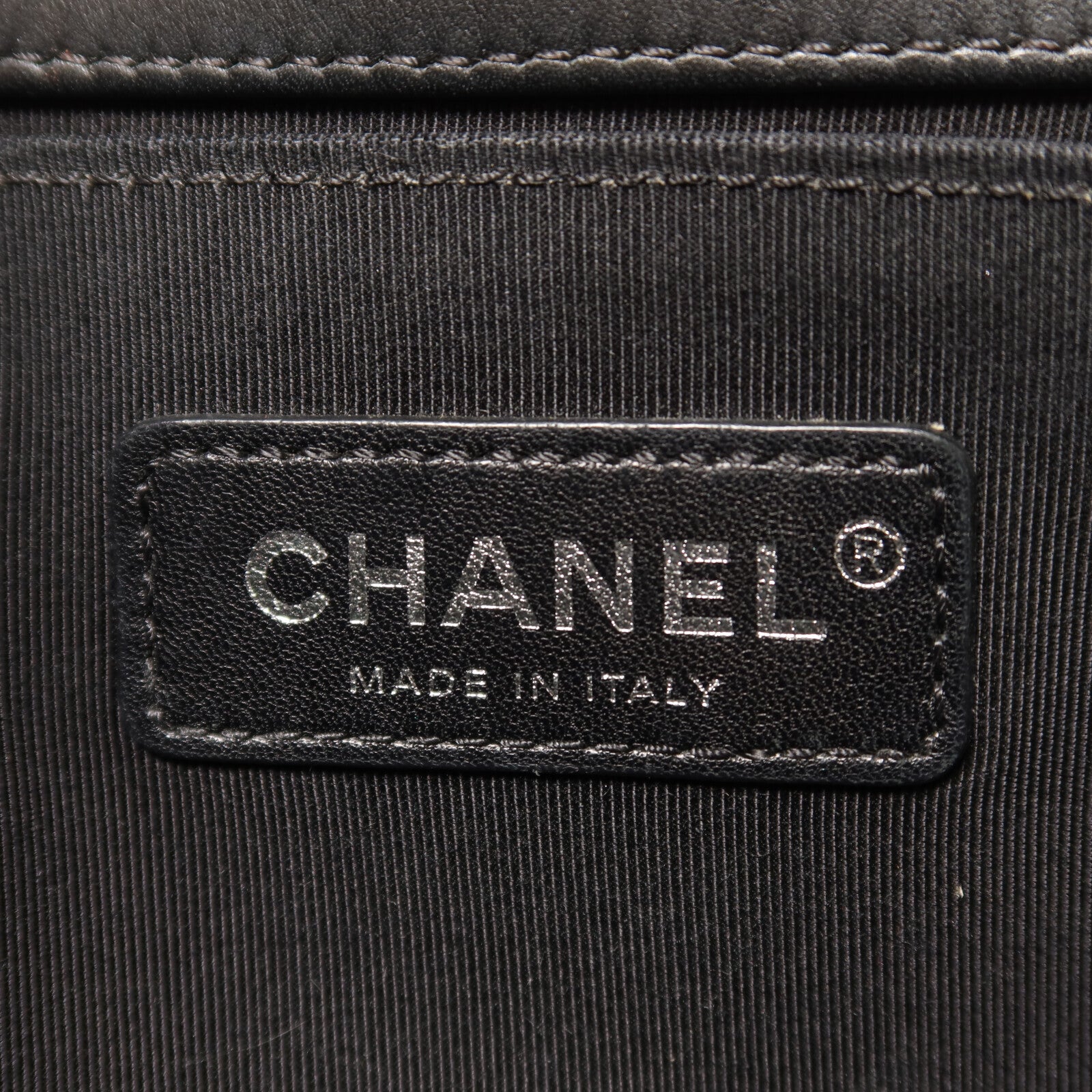 CHANEL 羊皮皮革Boy 25銀扣鏈帶肩背袋