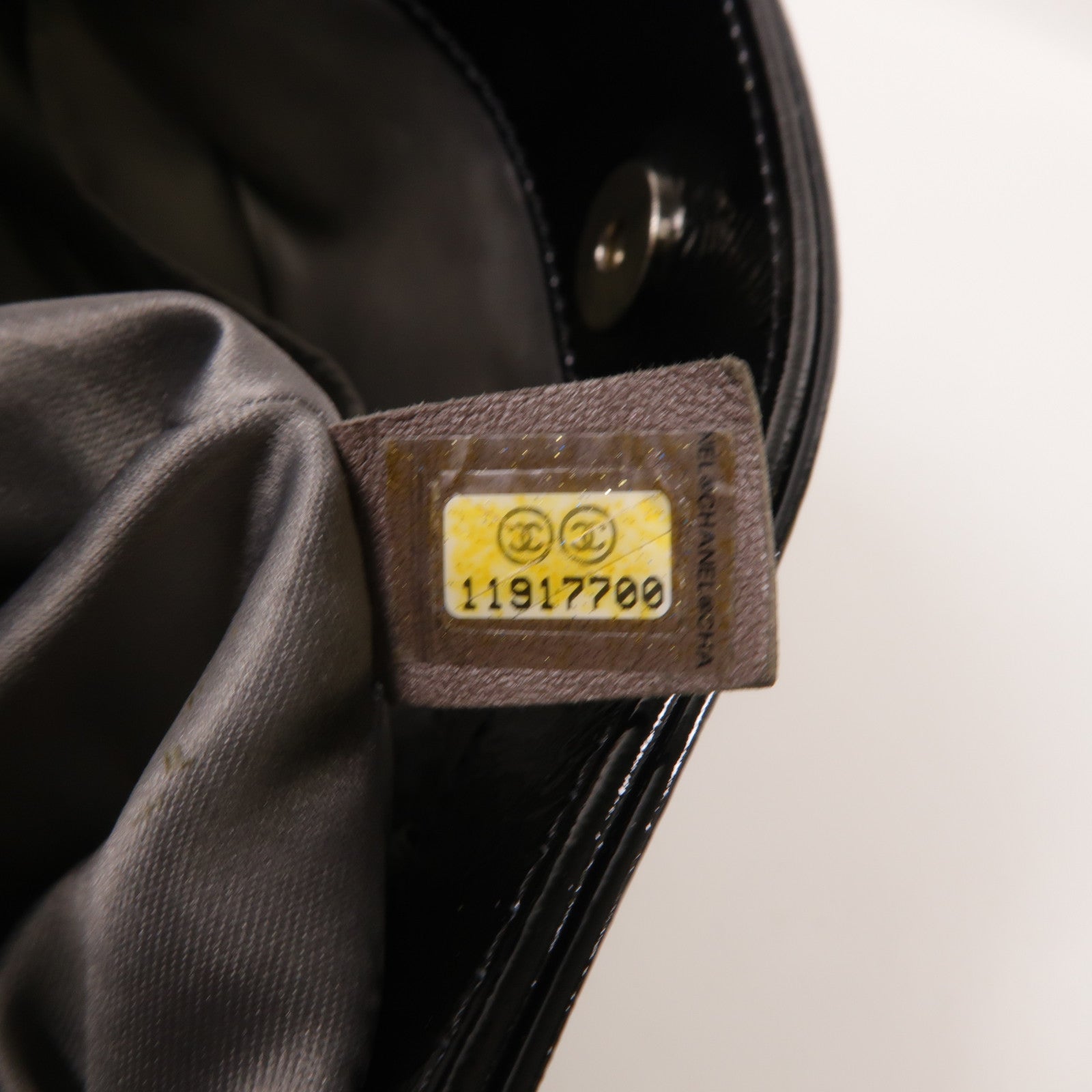 CHANEL CC Chain Shoulder Bag Patent Leather Black