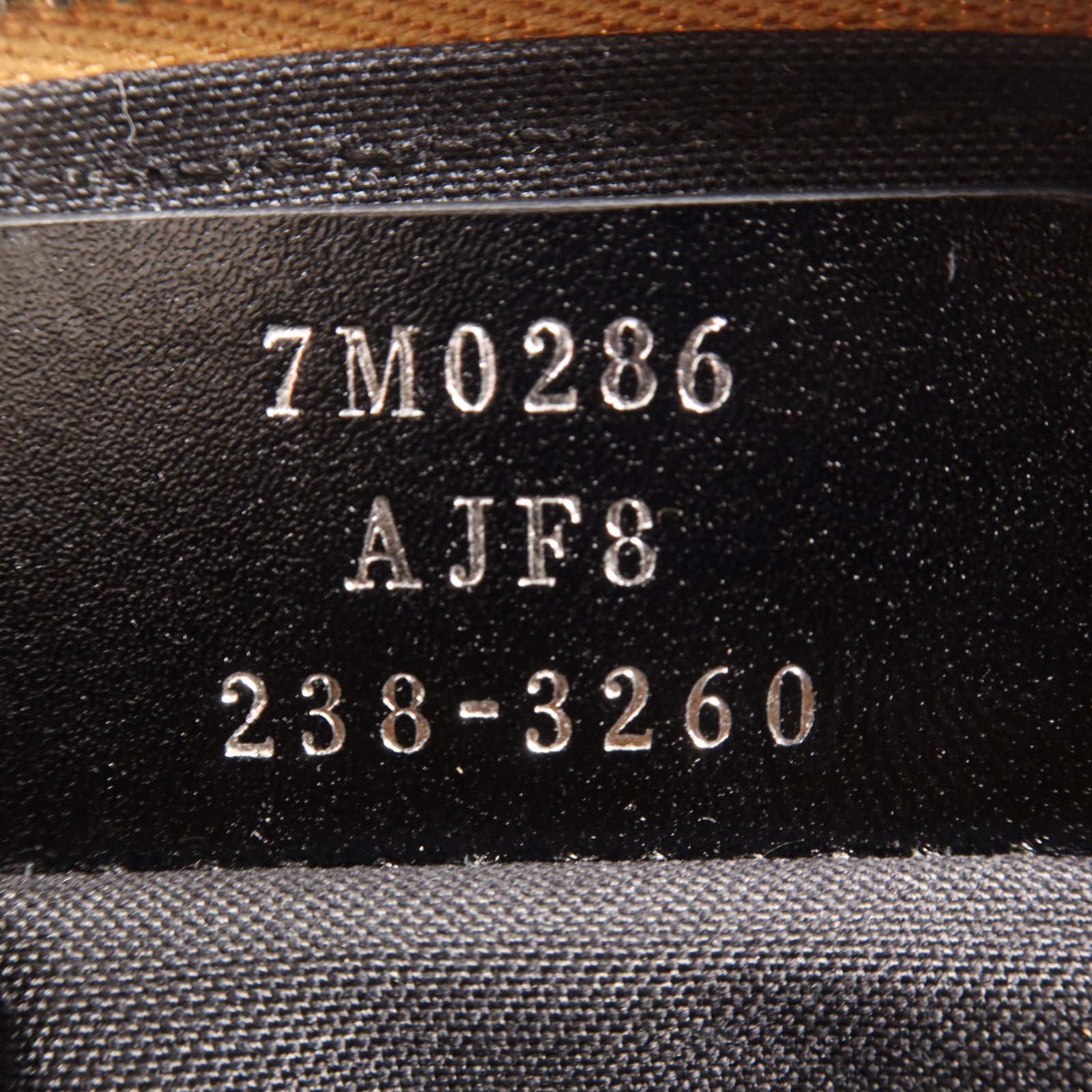 FENDI 塗層帆布/牛皮皮革Shoulder Bag銀扣肩背袋