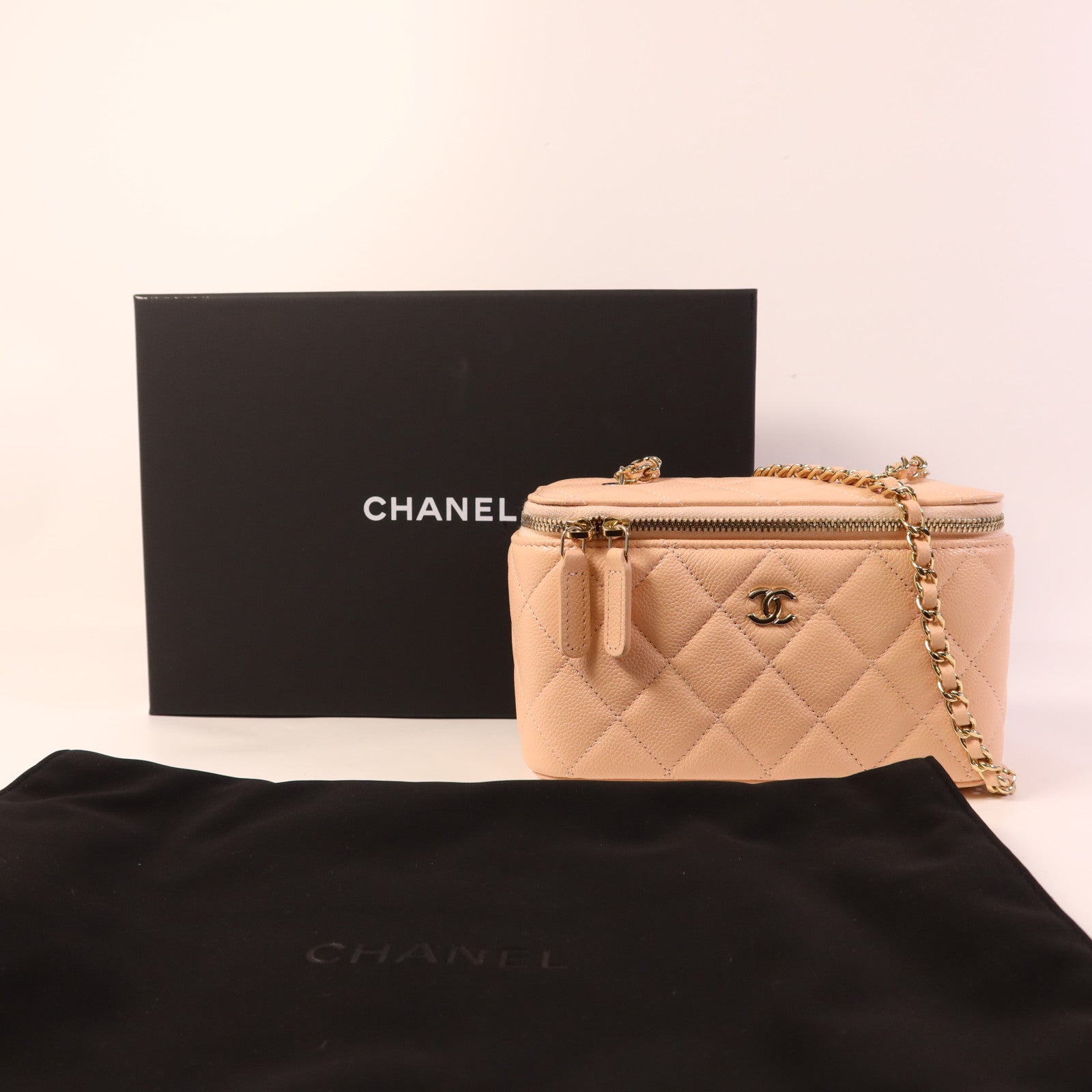CHANEL 牛皮皮革Vanity Case金扣鏈帶肩背袋