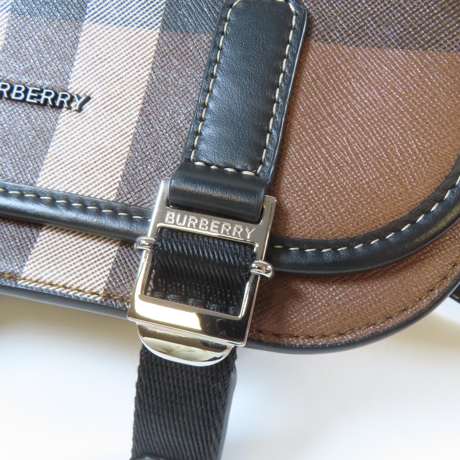 BURBERRY 塗層帆布Shoulder Bag銀扣肩背袋啡色