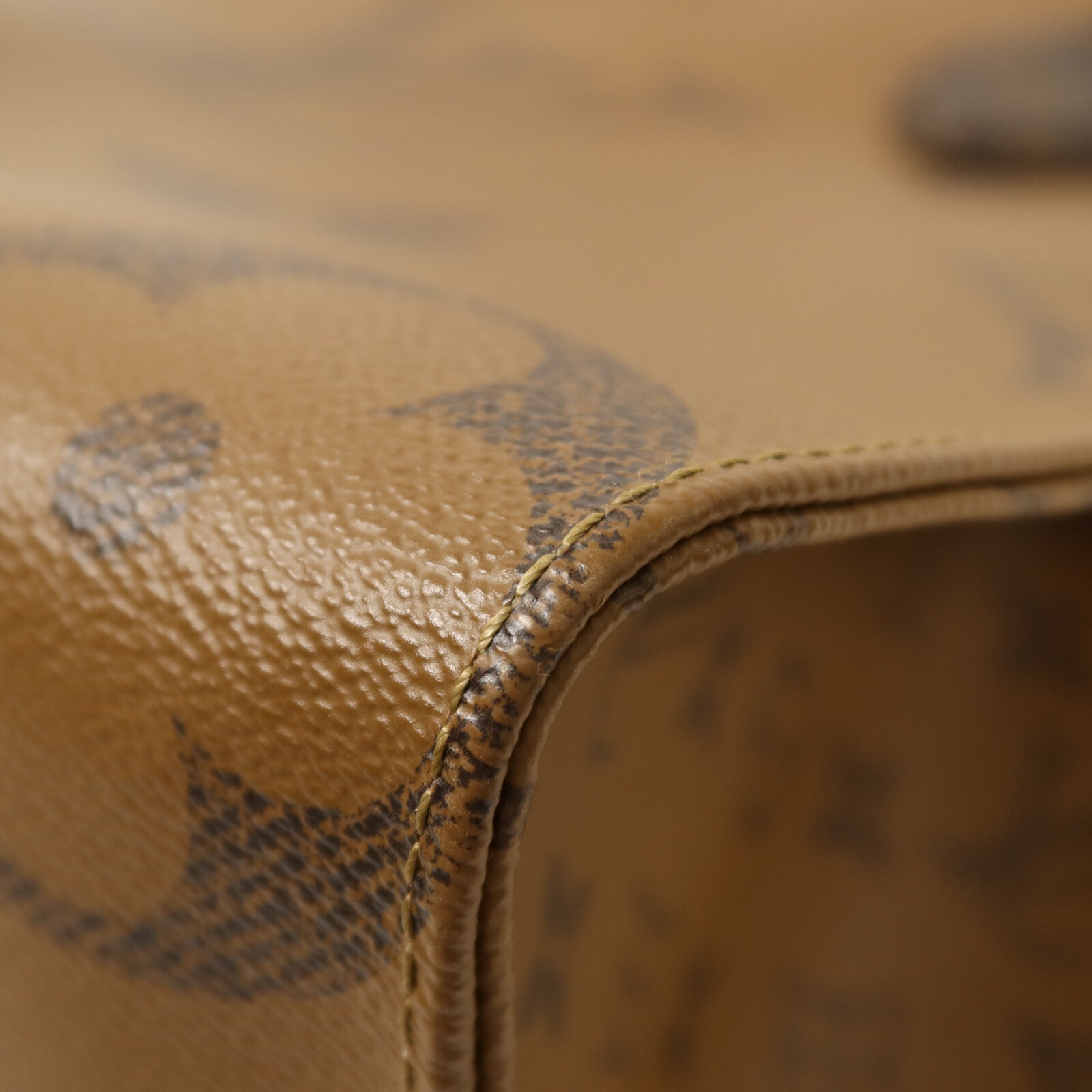LOUIS VUITTON Monogram Giant/Monogram Reverse On The Go MM金扣手挽肩背兩用袋
