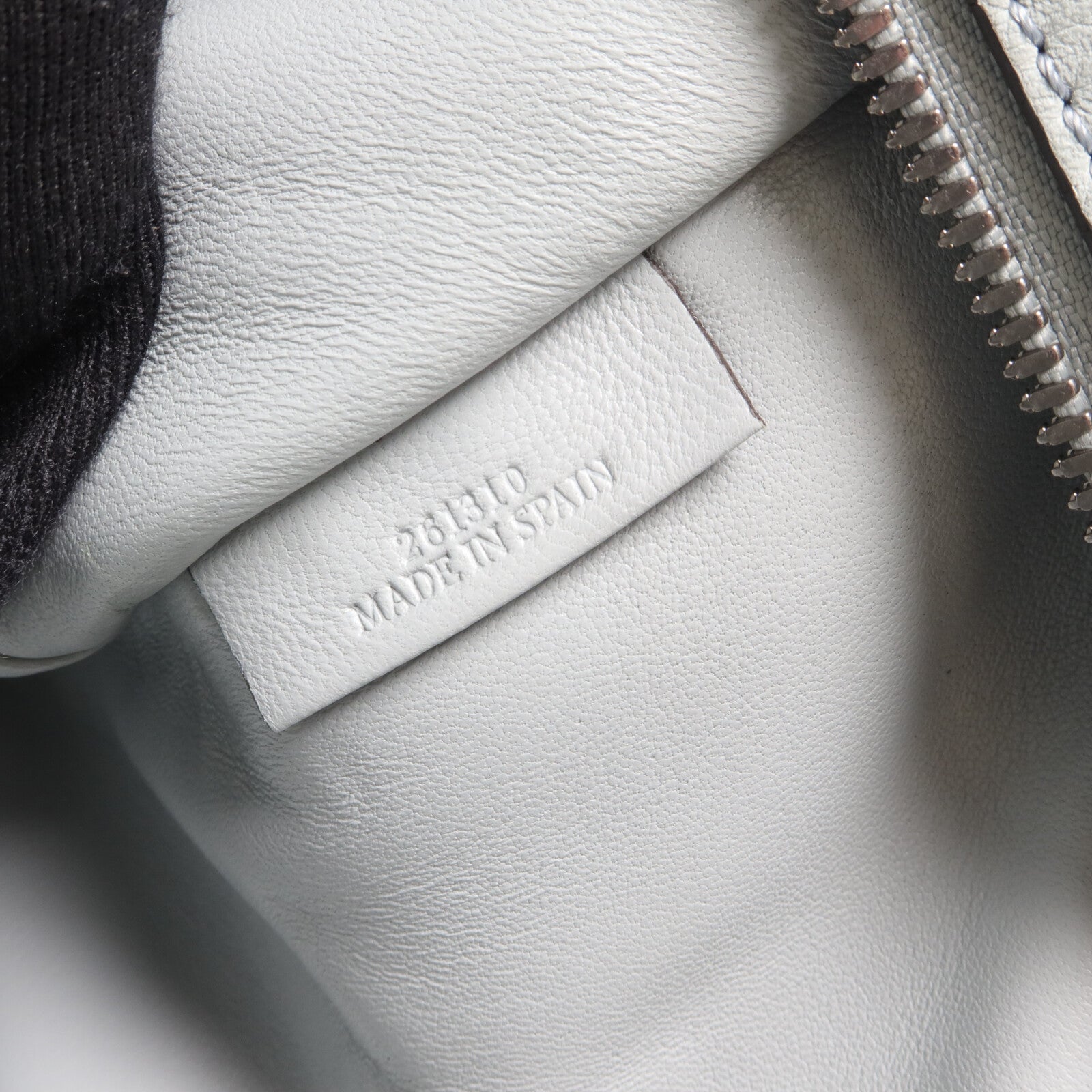 LOEWE 牛皮皮革Amazona 36手挽袋
