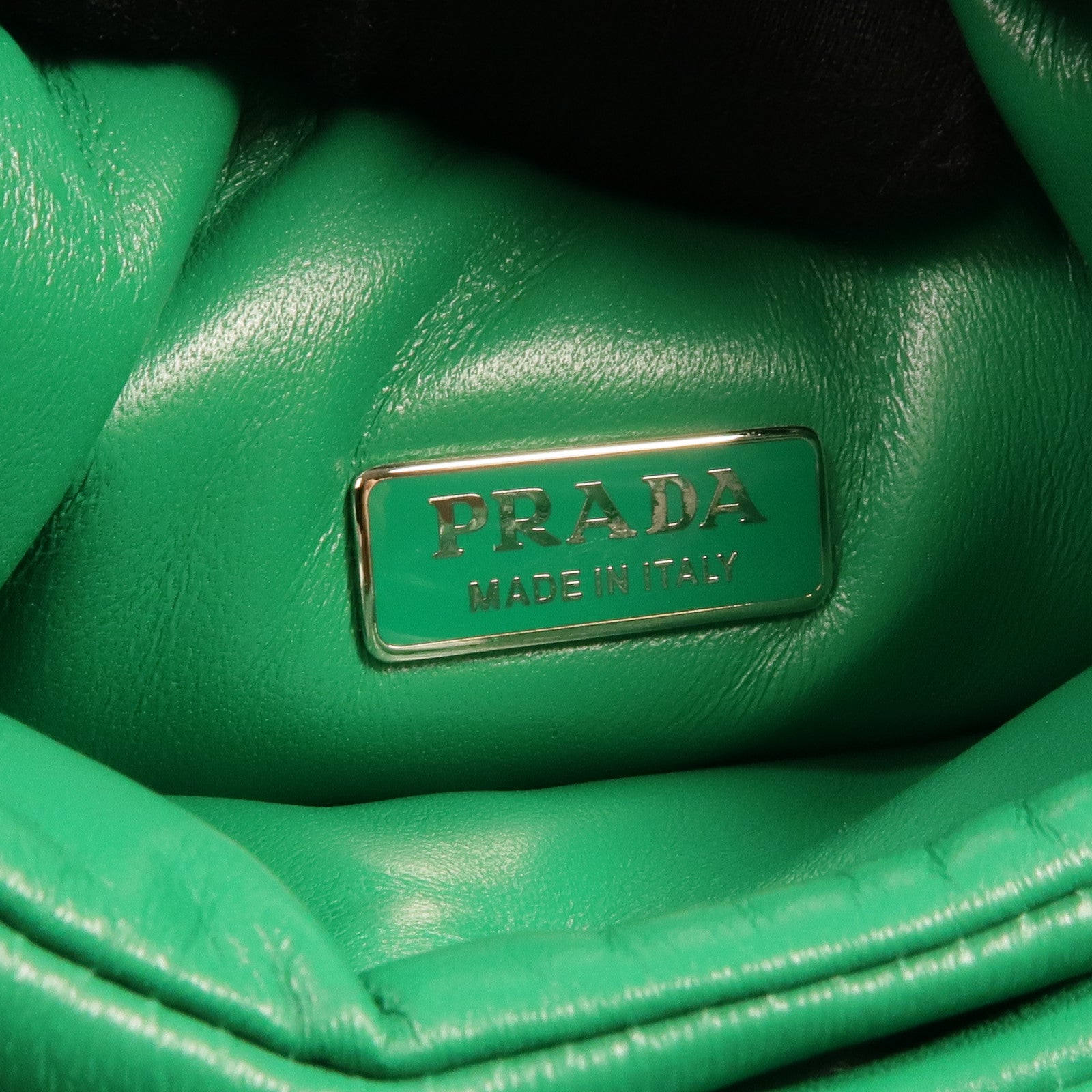 PRADA 【激減優惠】Nappa皮革Small Soft Padded Bag銀扣手挽肩背兩用袋