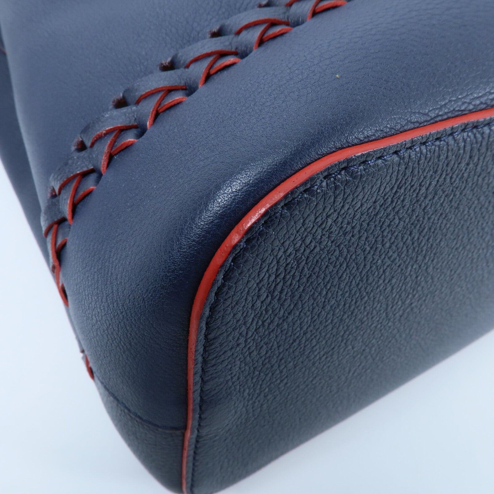 LOUIS VUITTON 牛皮皮革Lockme Bucket肩背袋