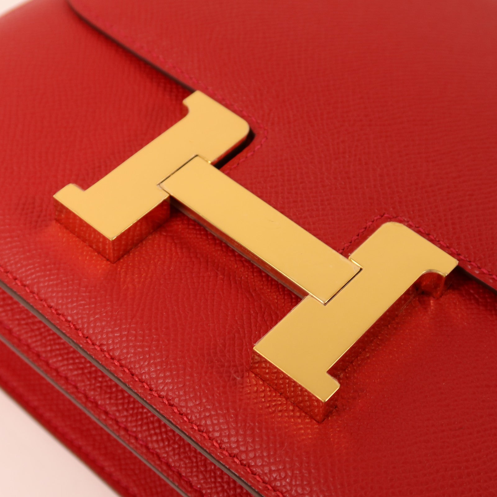 HERMES Epsom皮革Constance 24金扣肩背袋Rouge Casaque