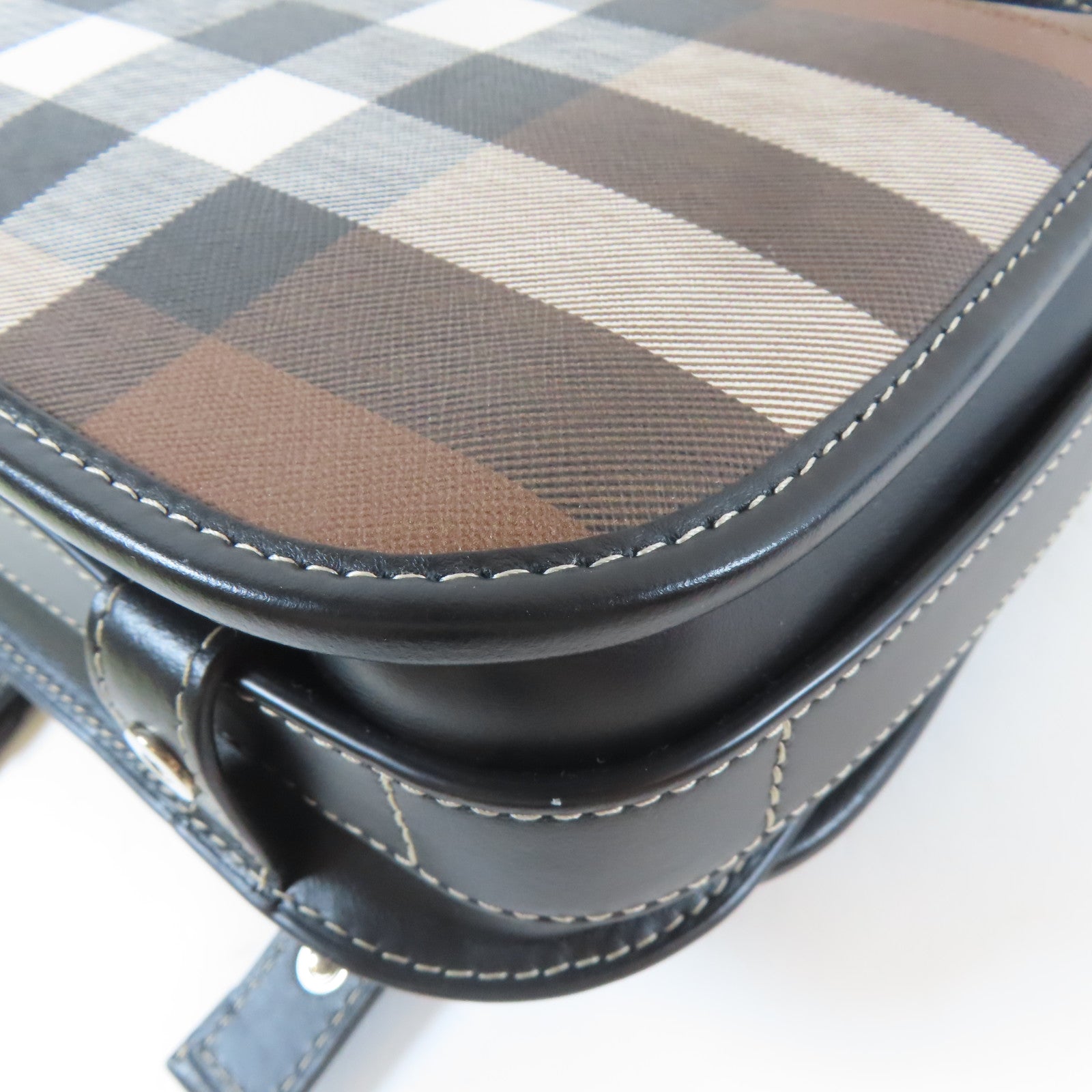 BURBERRY 塗層帆布Shoulder Bag銀扣肩背袋啡色