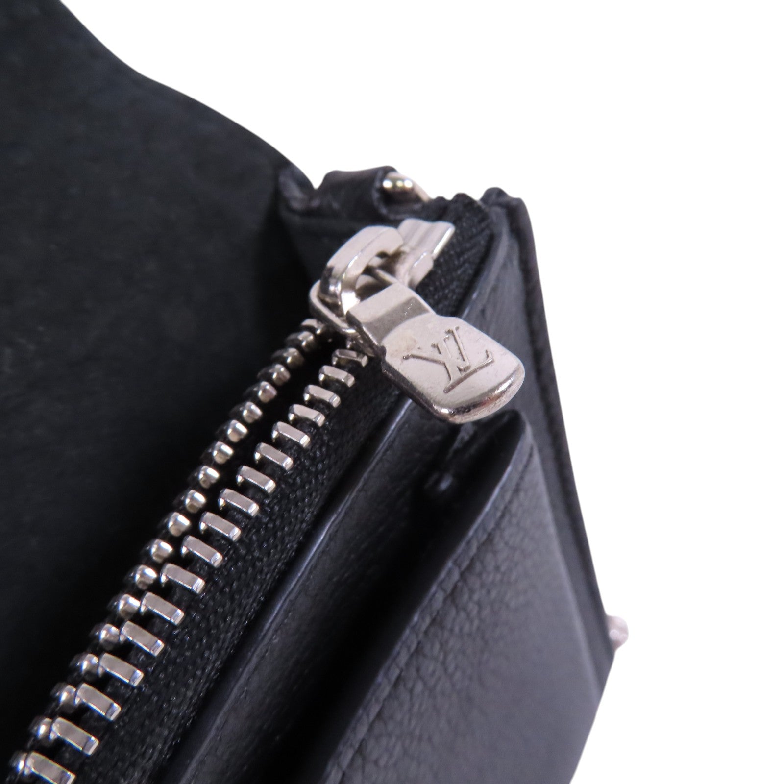 LOUIS VUITTON 牛皮皮革My Lock Me銀扣鏈帶肩背袋