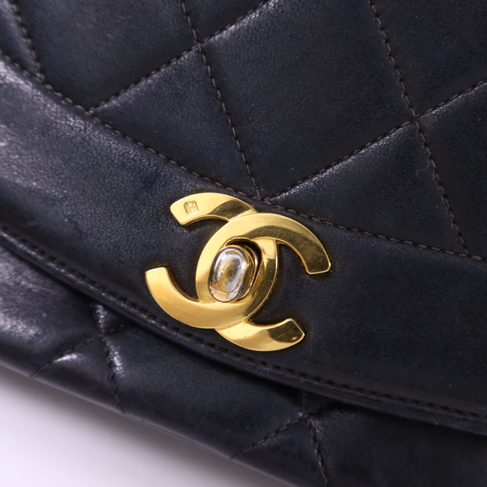 CHANEL 羊皮皮革Diana金扣鏈帶肩背袋