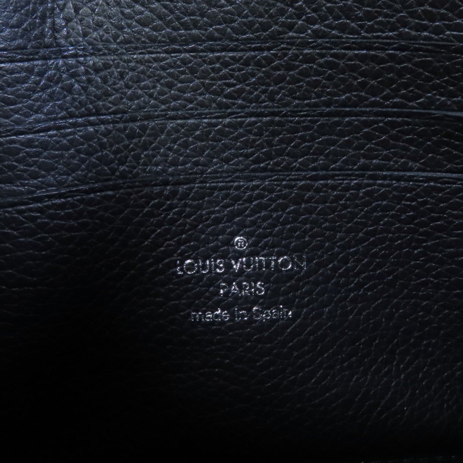 LOUIS VUITTON 牛皮皮革My Lock Me銀扣鏈帶肩背袋