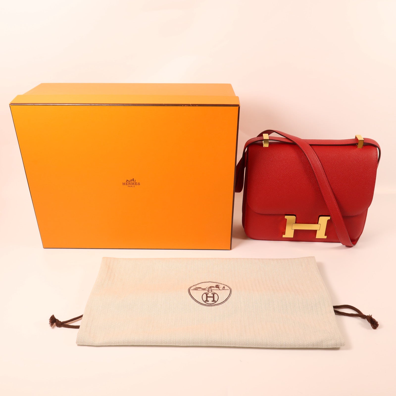 HERMES Epsom皮革Constance 24金扣肩背袋Rouge Casaque