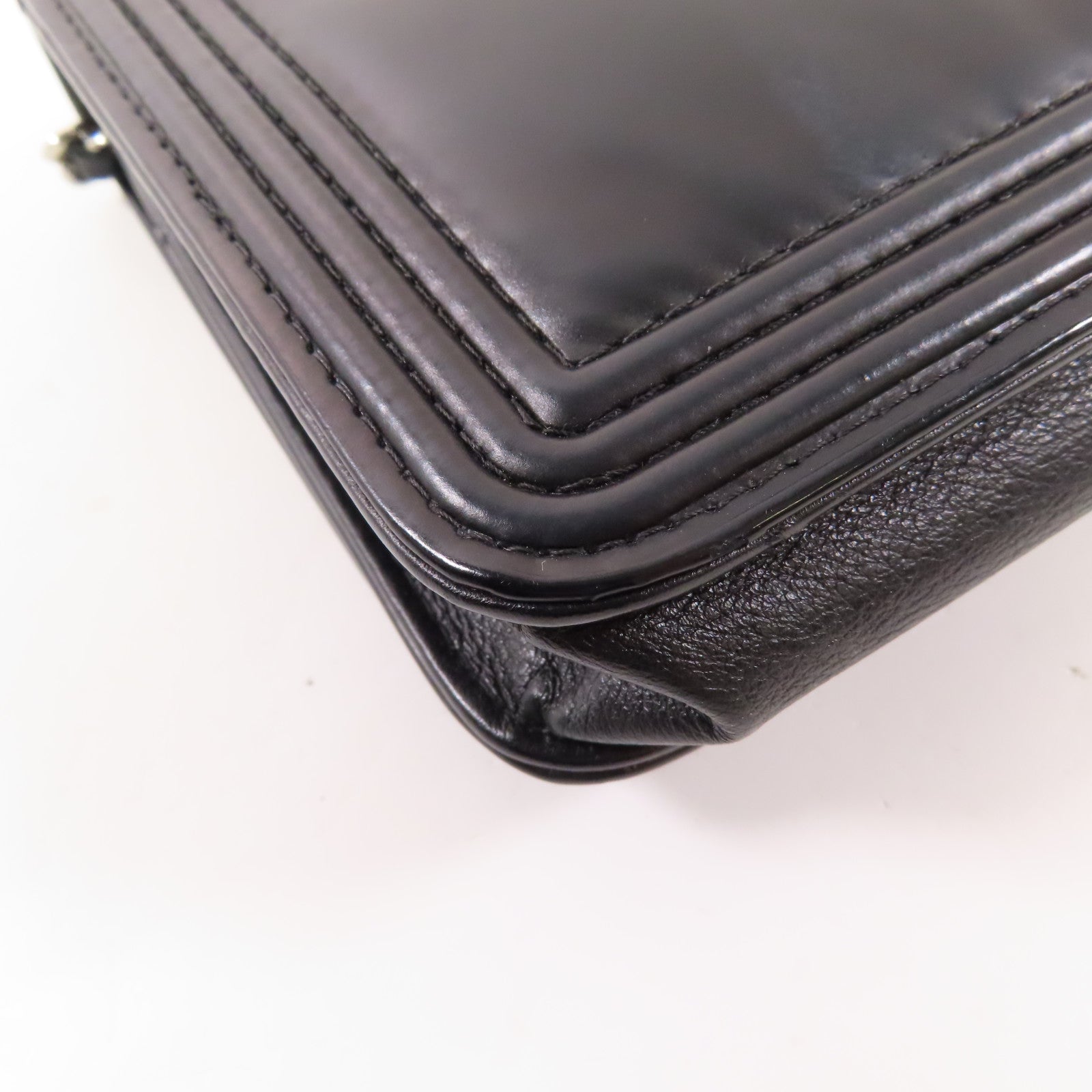 CHANEL 漆皮皮革Boy Wallet On Chain銀扣鏈帶肩背袋