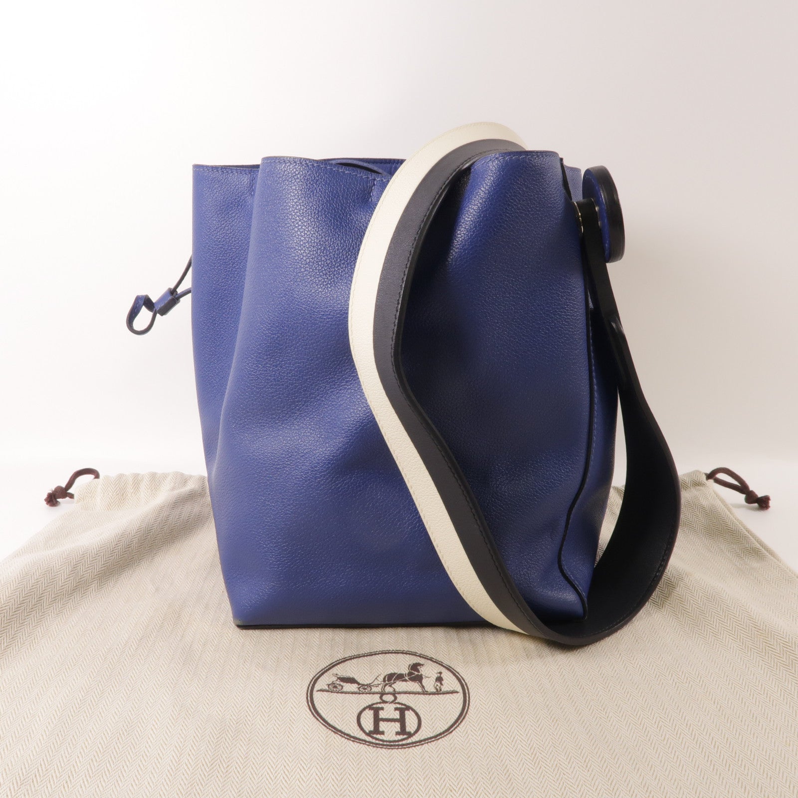HERMES Evercolor皮革Licol 17銀扣肩背袋Bleu Brighton