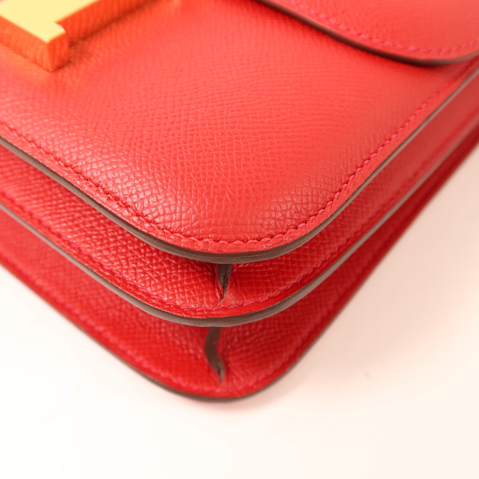 HERMES Epsom皮革Constance 24金扣肩背袋Rouge Casaque