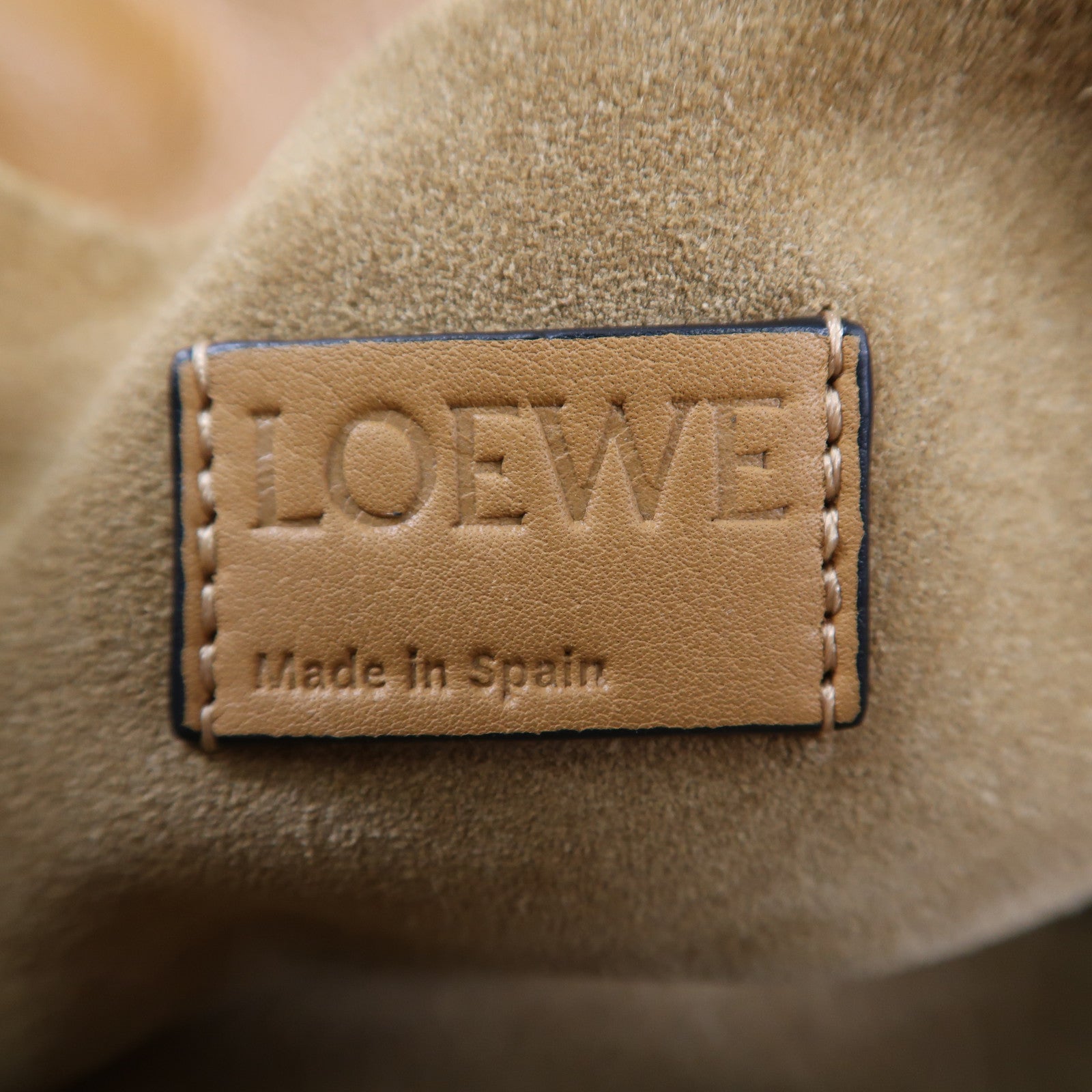 LOEWE 牛皮皮革Flamenco肩背袋