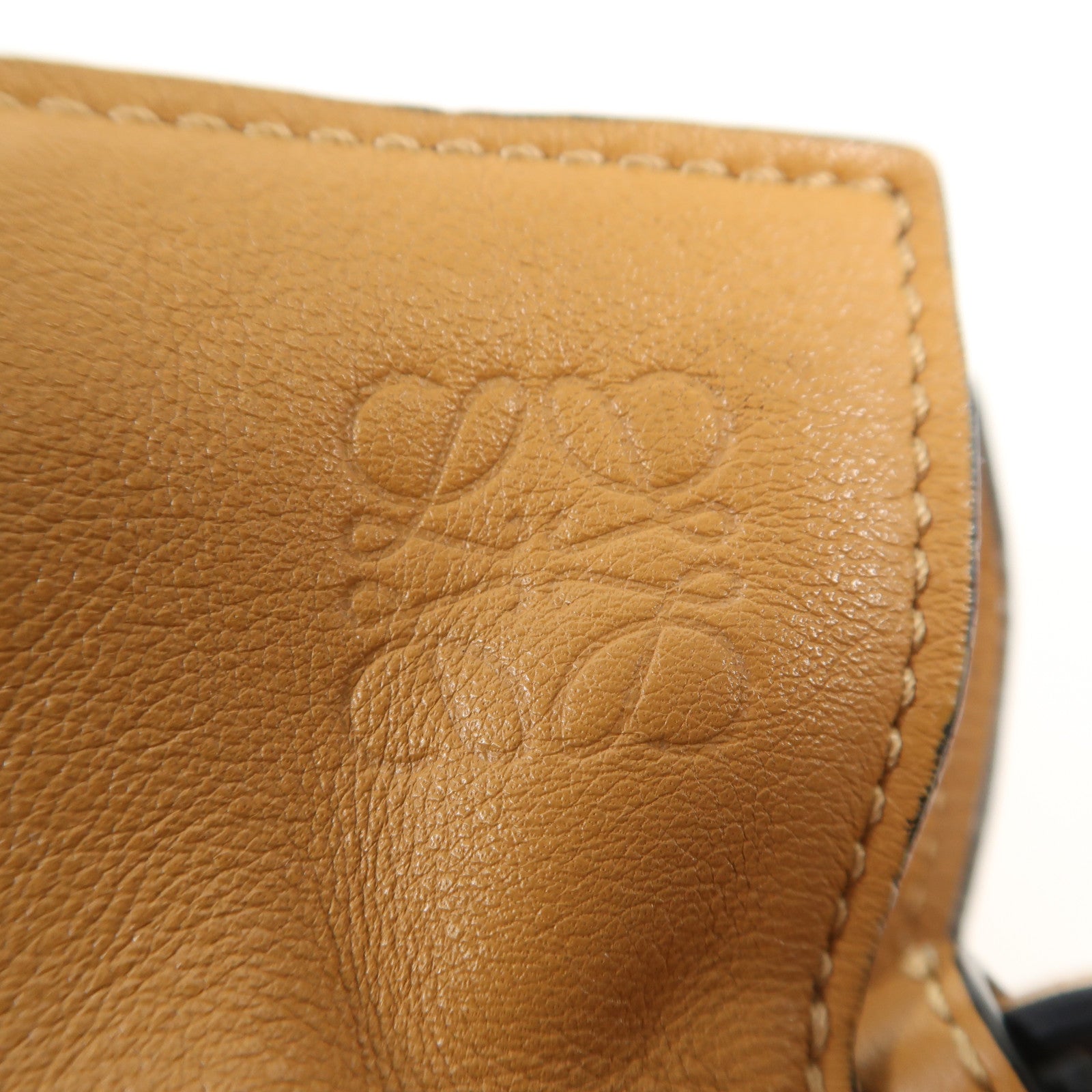 LOEWE 牛皮皮革Flamenco肩背袋