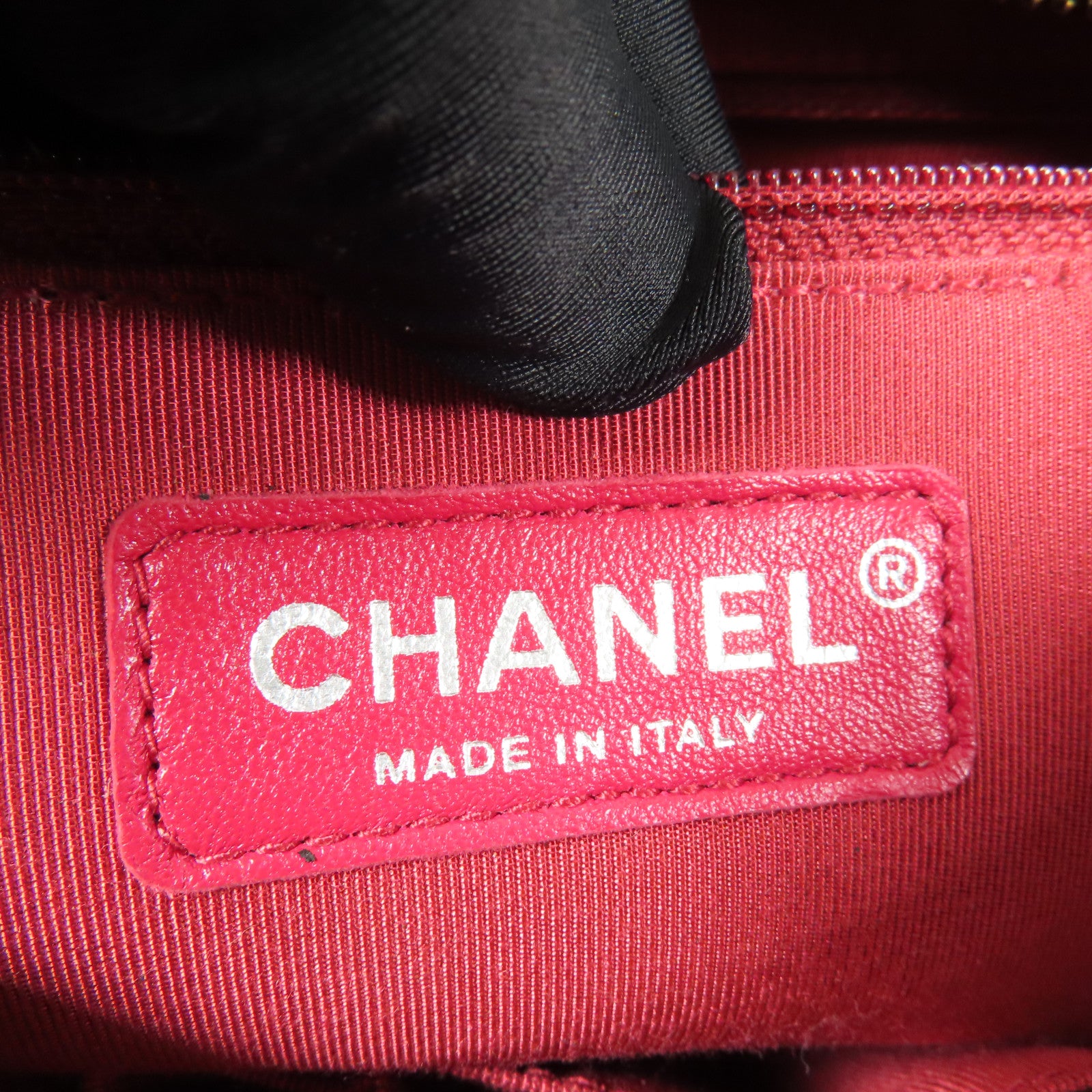 CHANEL 牛皮皮革Gabrielle Medium鏈帶肩背袋