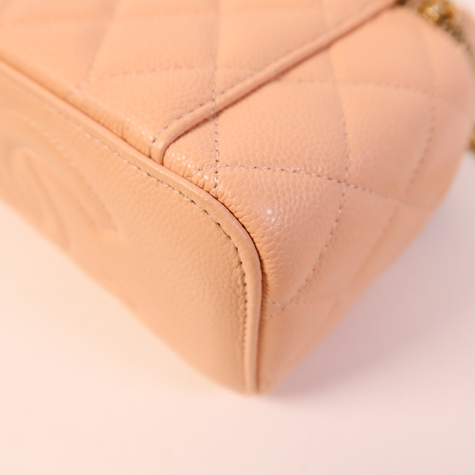 CHANEL 牛皮皮革Vanity Case金扣鏈帶肩背袋