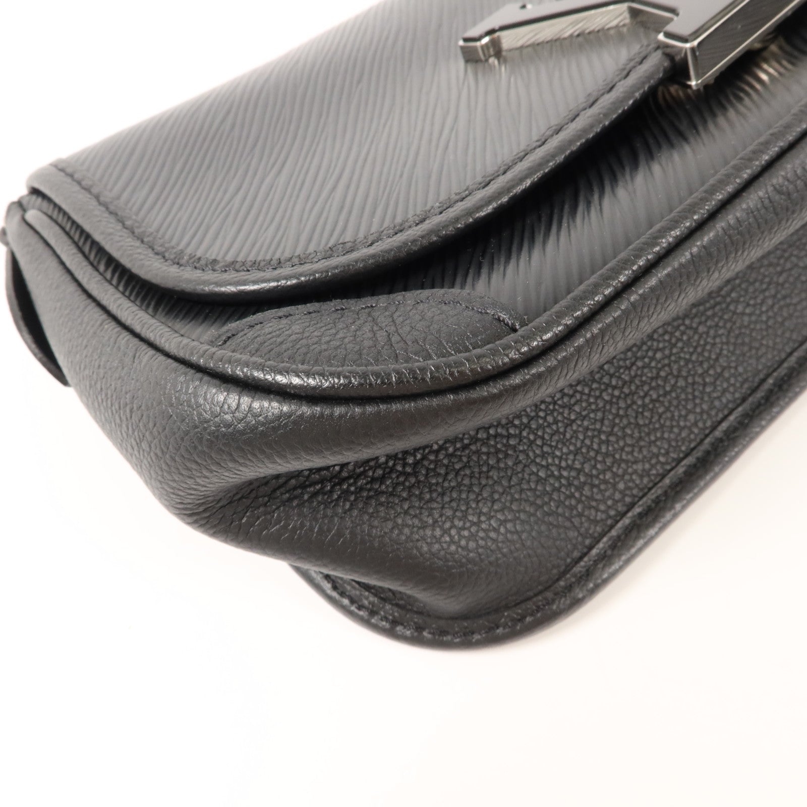 LOUIS VUITTON Epi Buci銀扣肩背袋