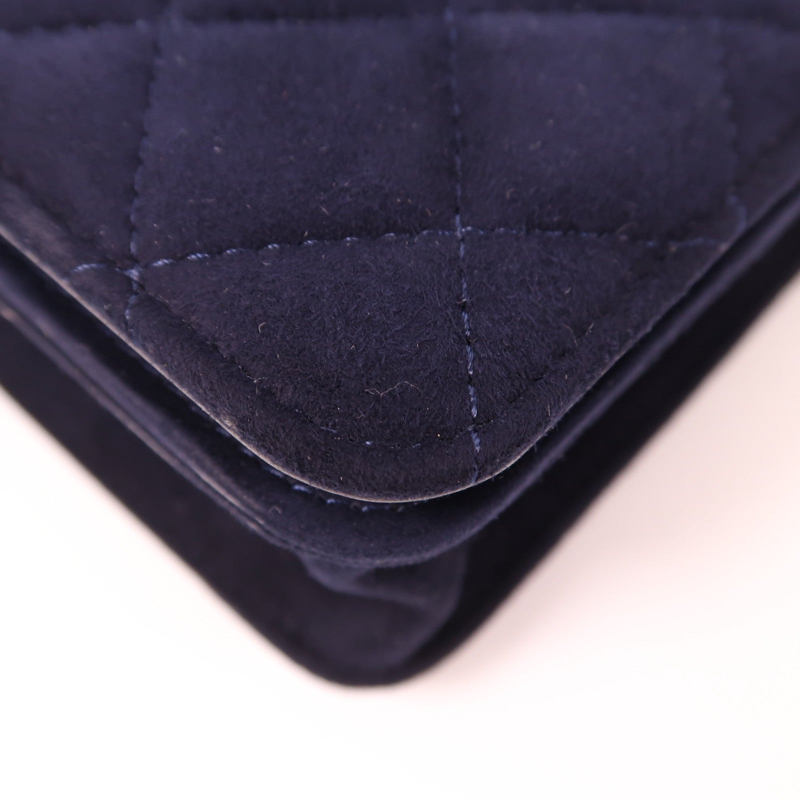 CHANEL 麂皮皮革WOC Wallet On Chain銀扣鏈帶肩背袋