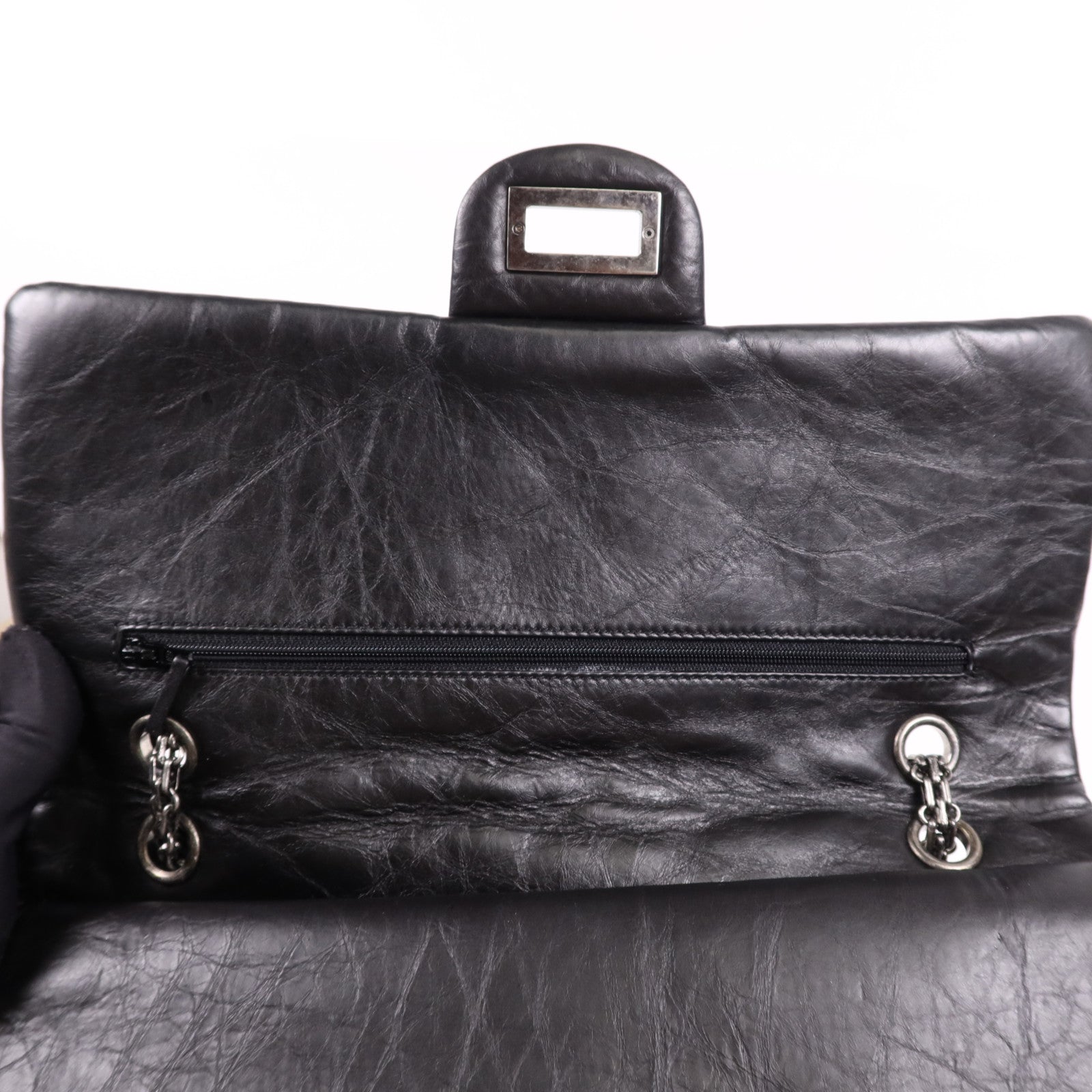 CHANEL 牛皮皮革2.55銀扣鏈帶肩背袋